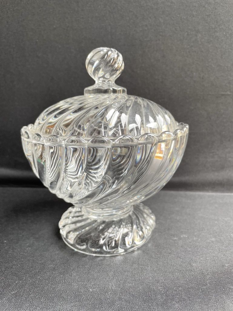 Art Deco - Crystal stamped Baccarat sugar pot