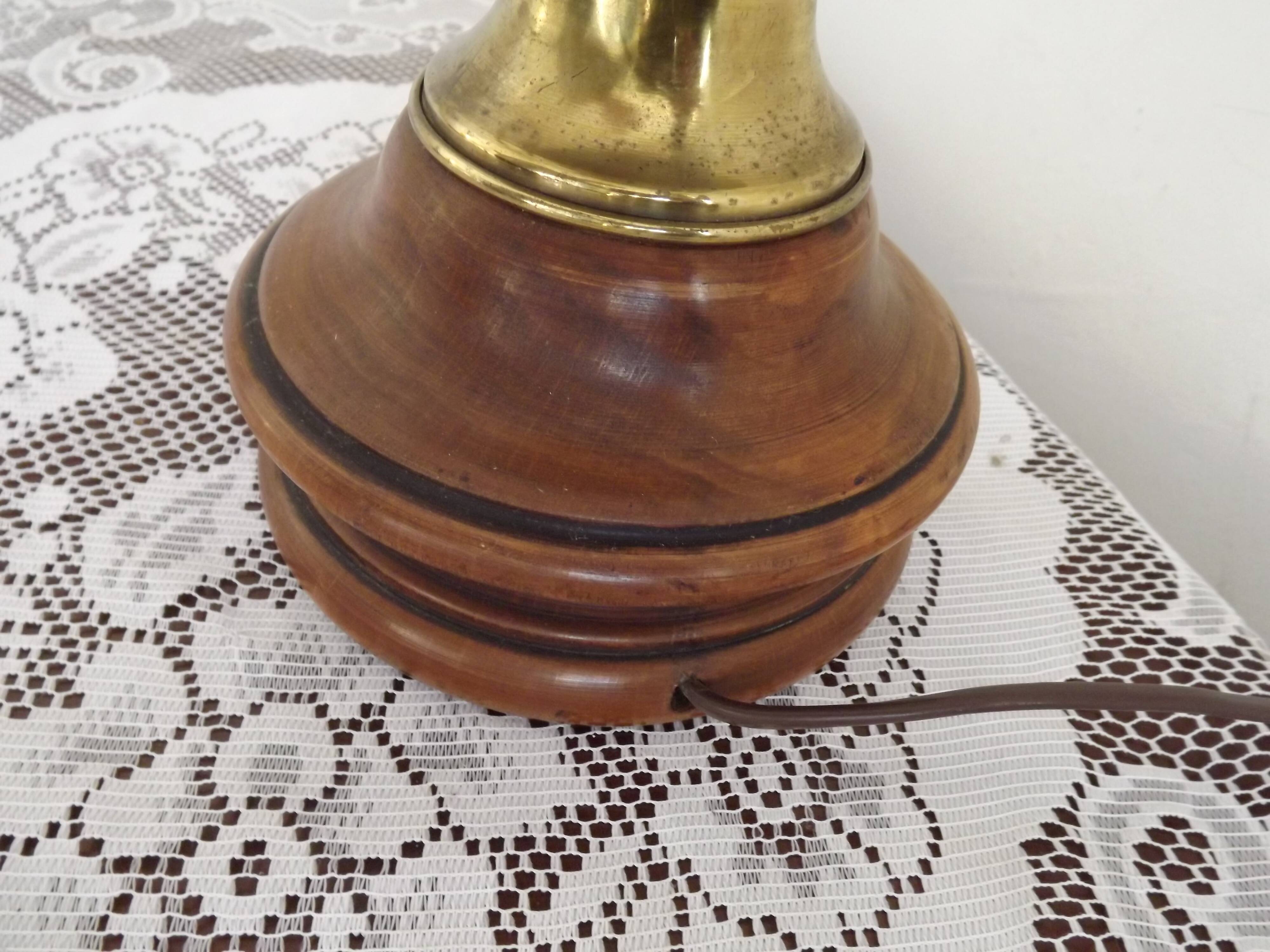 Turned wooden floor lamp with label and golden handles 1852