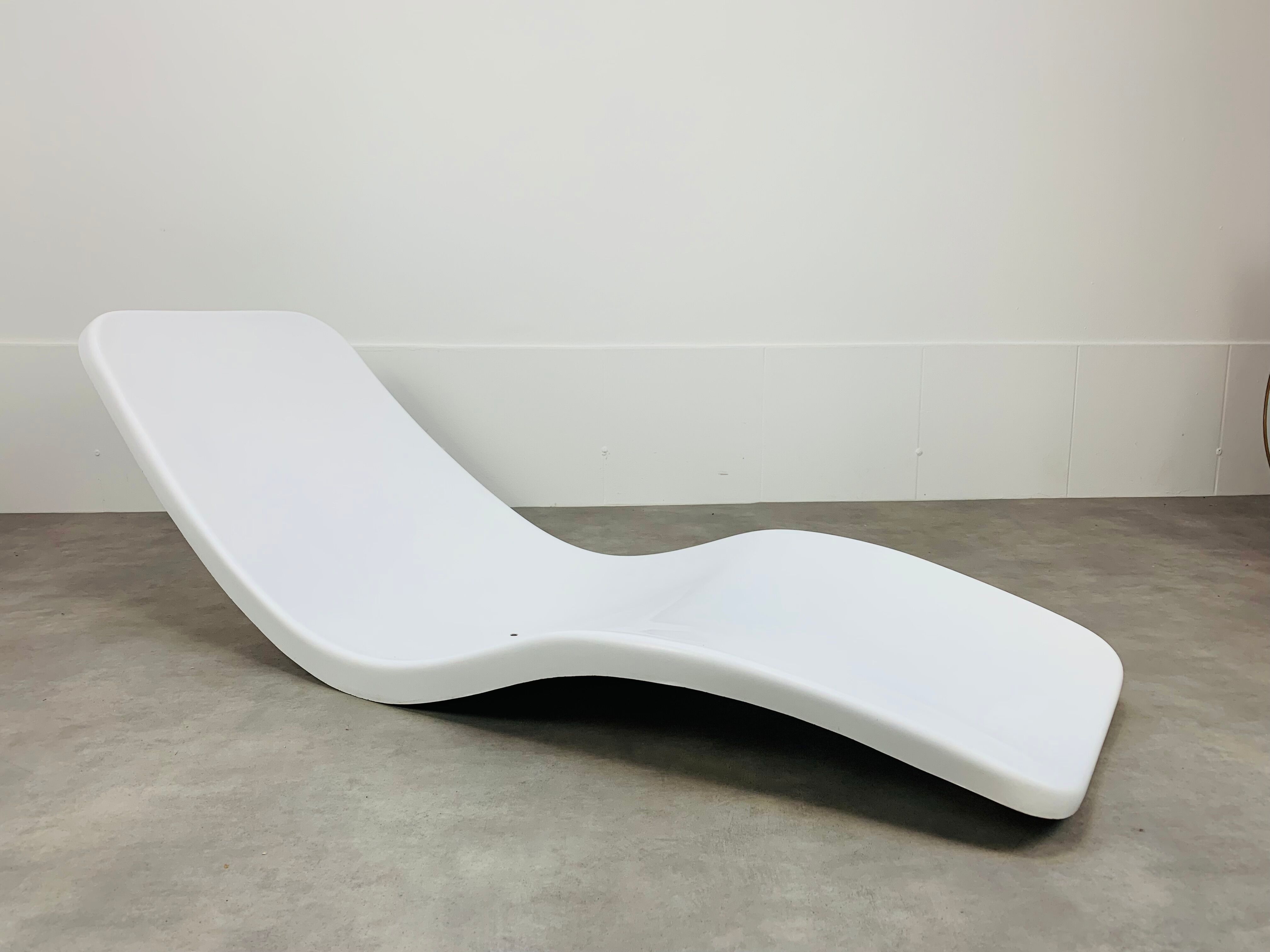 Eurolax R1 fiberglass deckchair by Charles Zublena