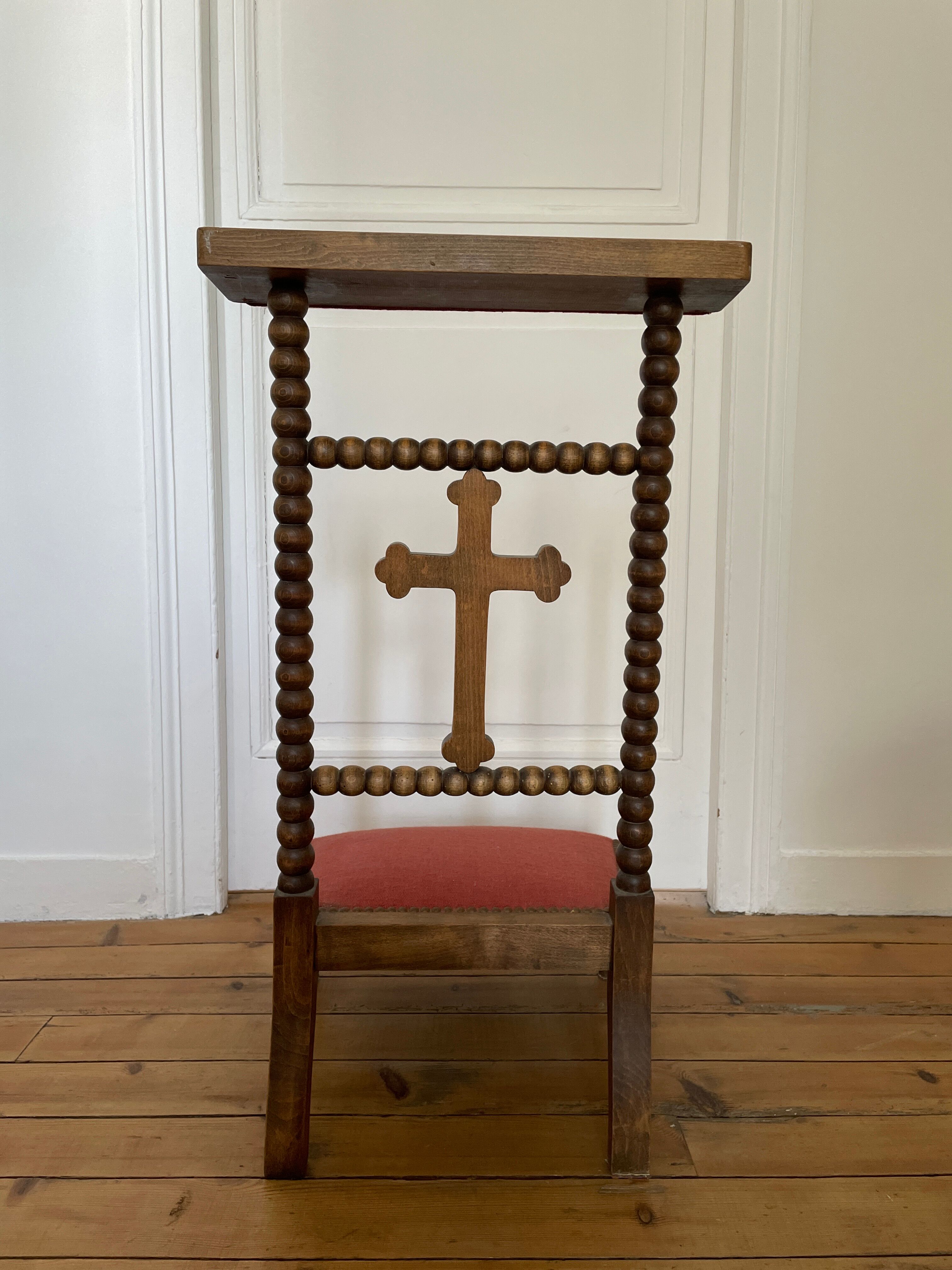 Chair prays to God Napoleon III