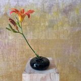 Flat blown glass soliflore - Silver glitter inclusions - France 60s-70s