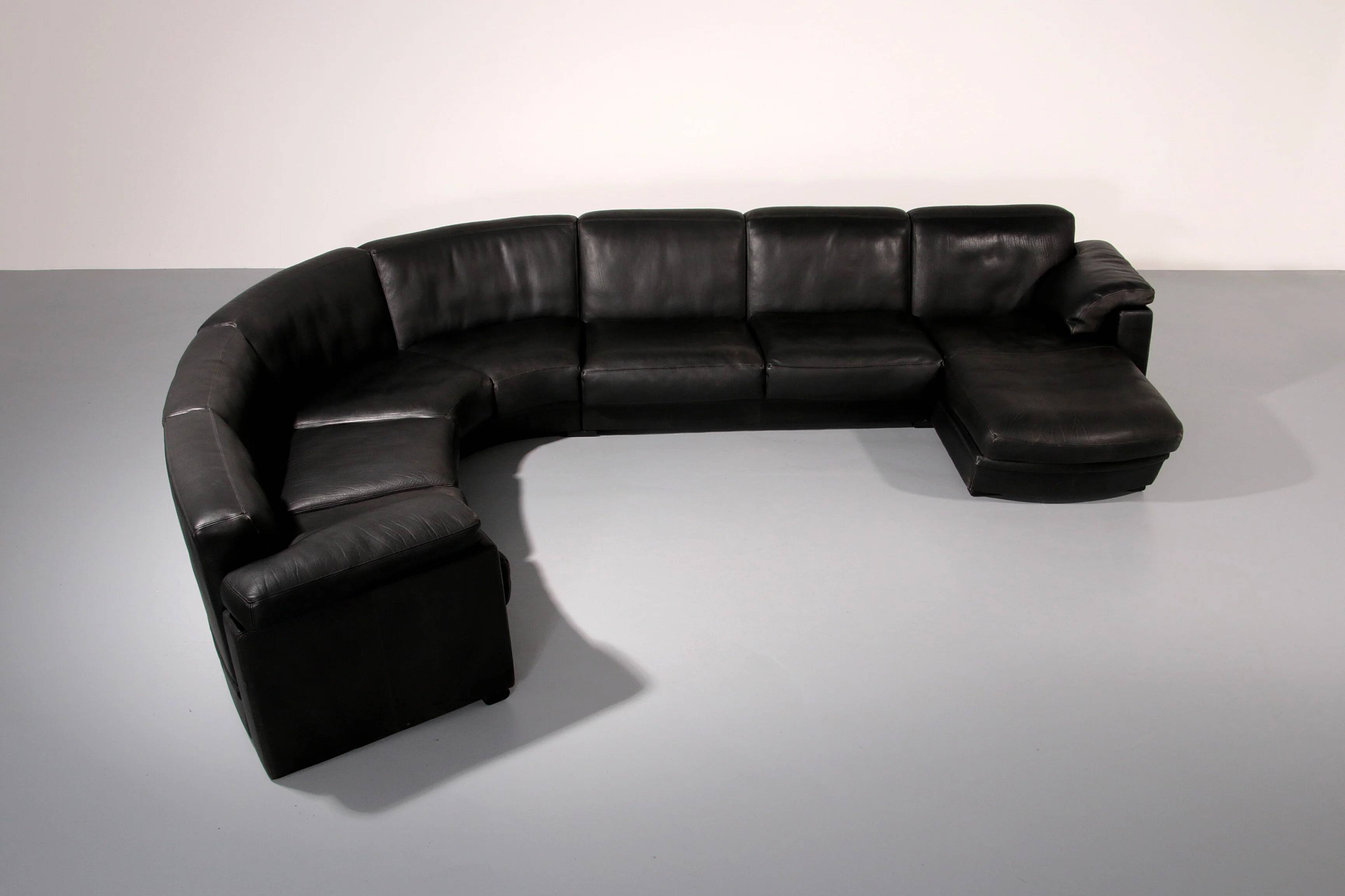 De Sede modular 7-piece mid-century leather sofa in black – Swiss icon
