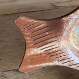 Plat à poisson en céramique artisanale, style Roger Capron