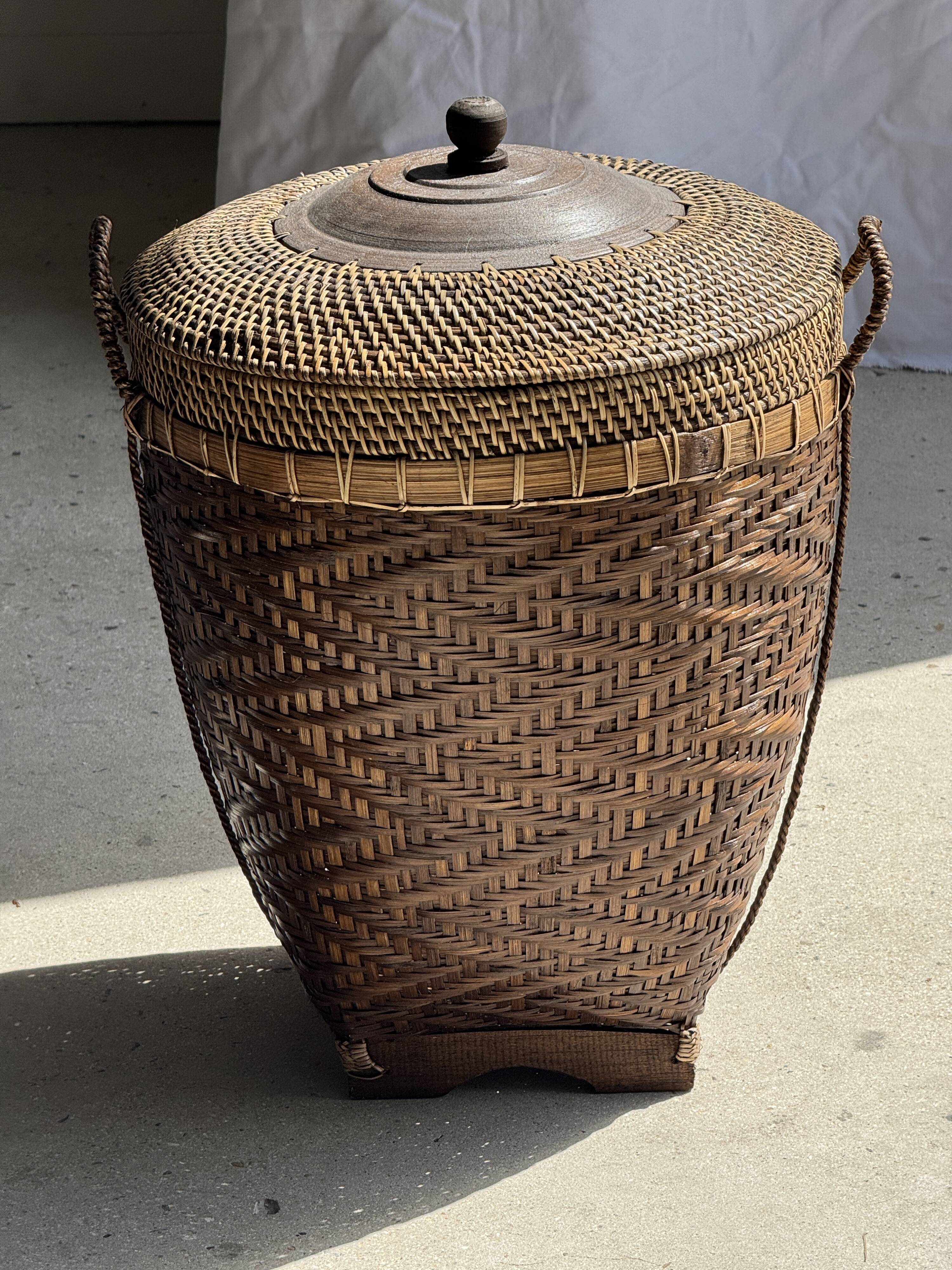 Traditional Indonesian brown basket H60 D45