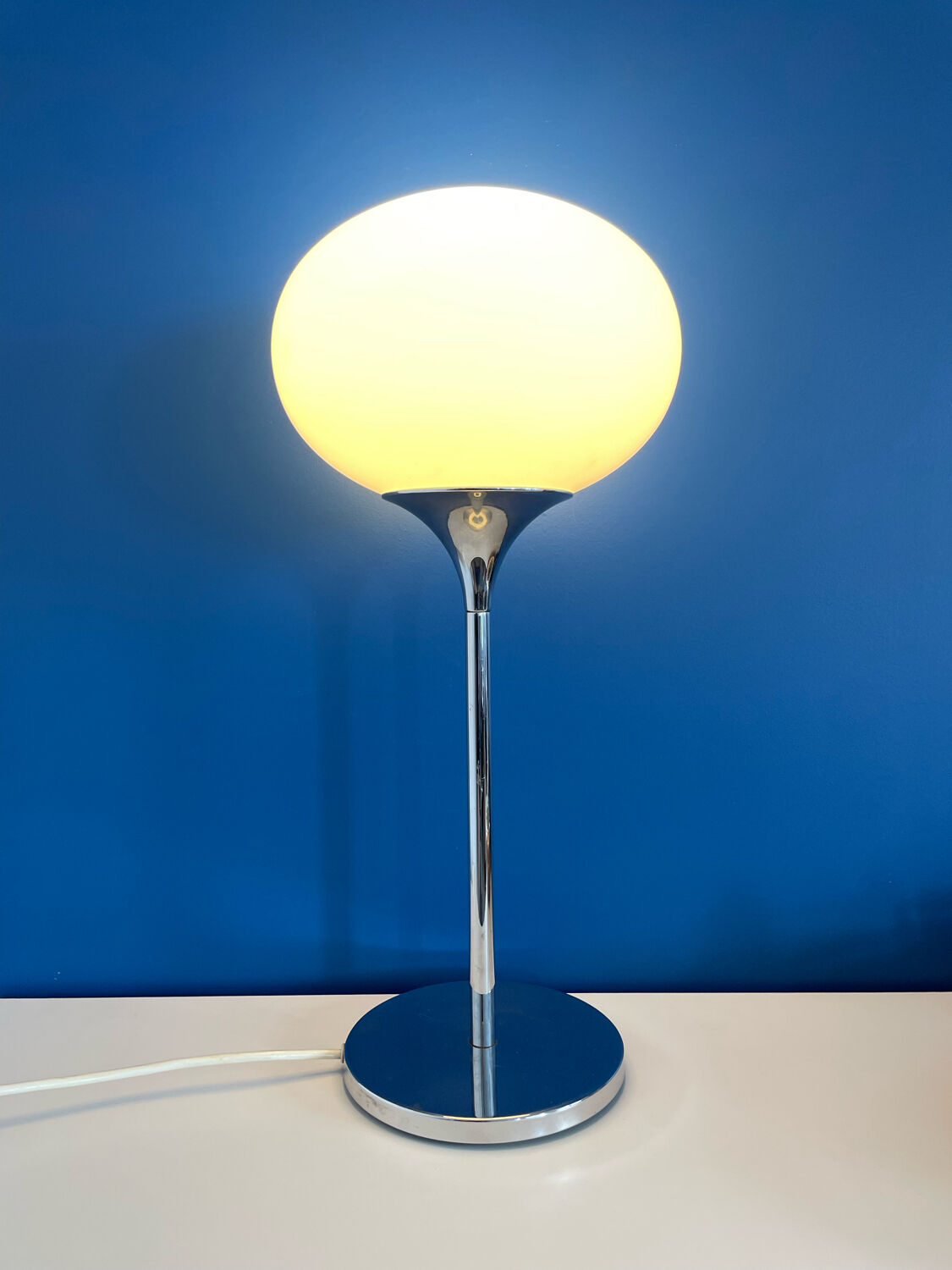 White opaline lamp kaiser leuchten