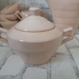 Coffee and tea service in faience of Saint Amand, pink, art deco