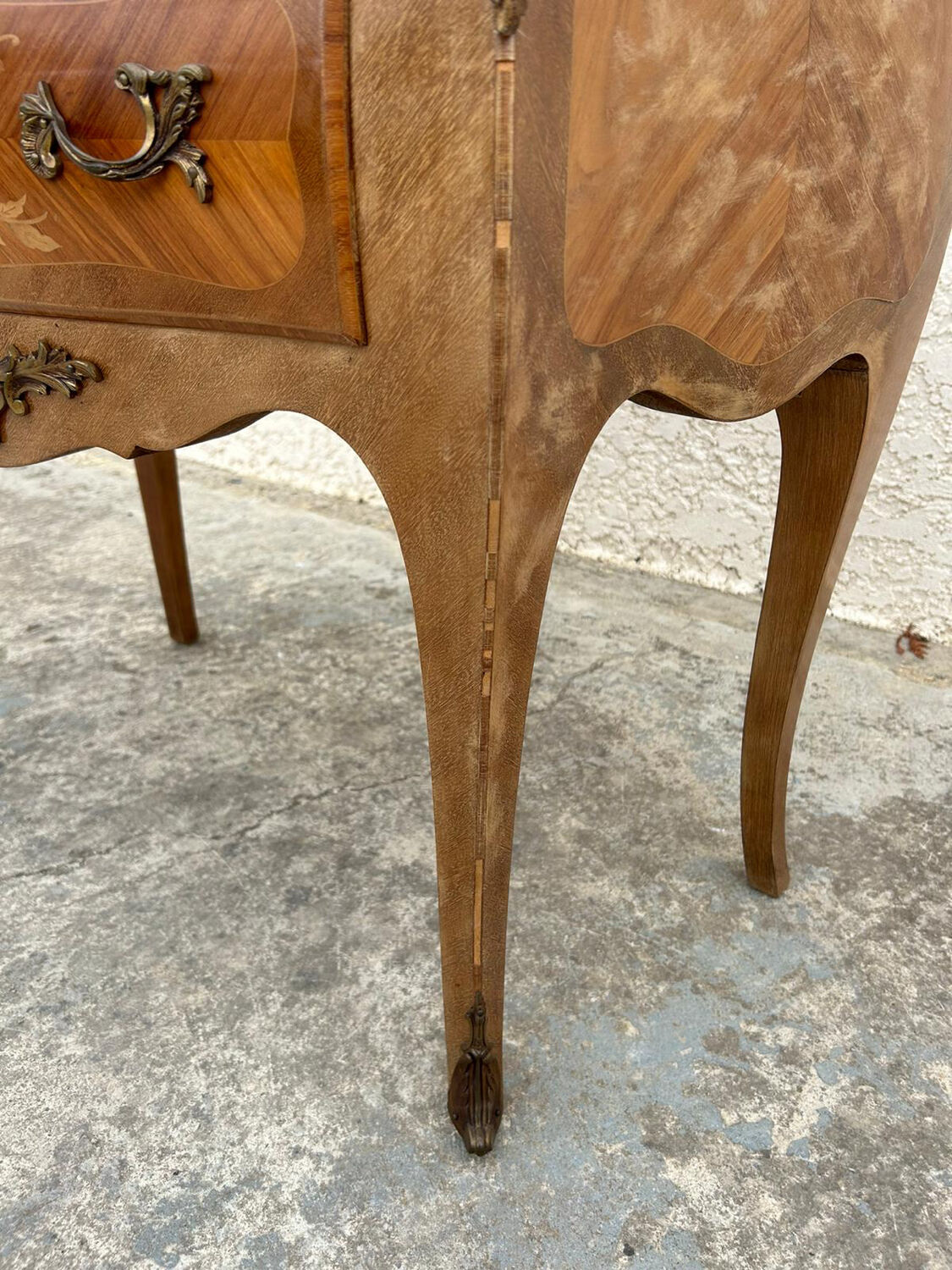 Louis XV style chest of drawers in rosewood