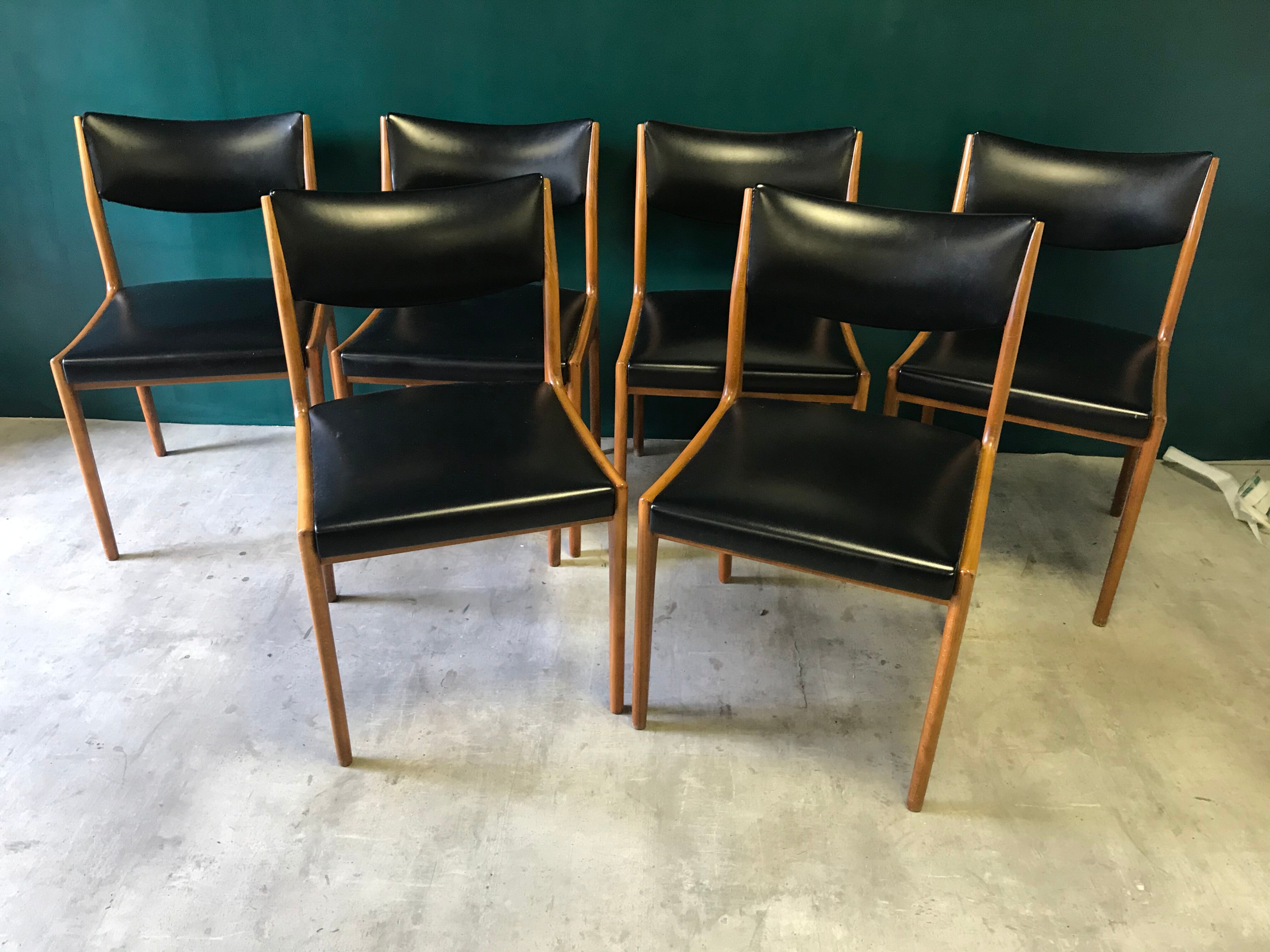 Series of 6 chairs from the 70s