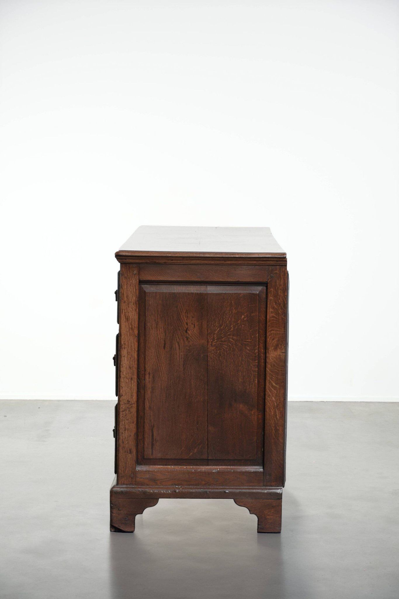 Buffet anglais en chêne antique du XVIIIe siècle / Commode anglaise basse