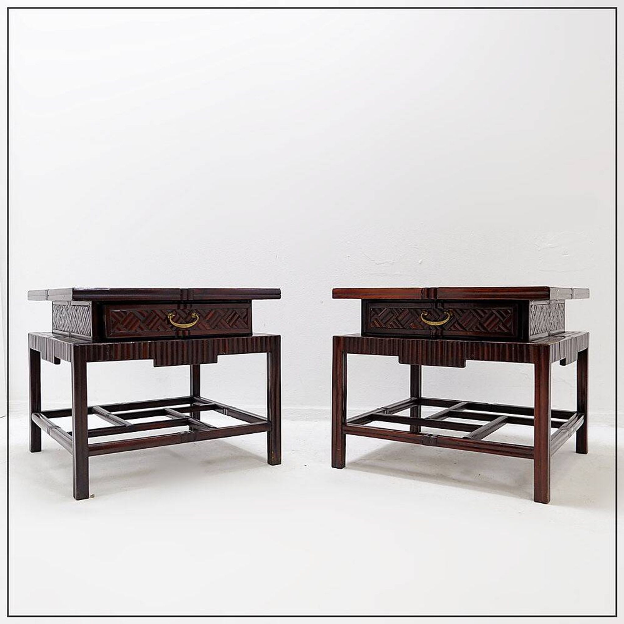 Pair of vintage pagoda tables in faux bamboo with chevron pattern - Maitland & Clasco