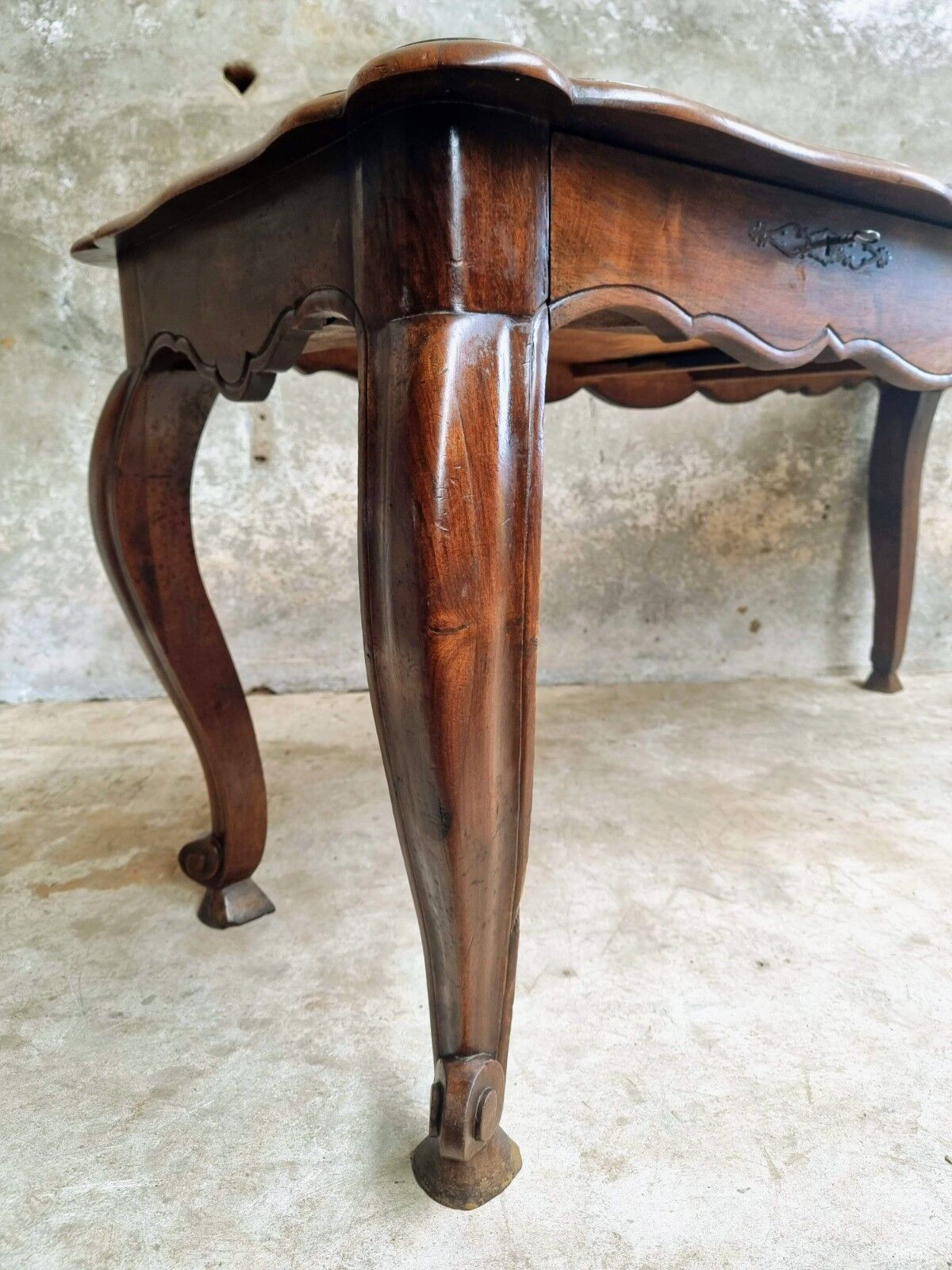 Table à manger, table d'appoint, bureau noyer 70x173cm