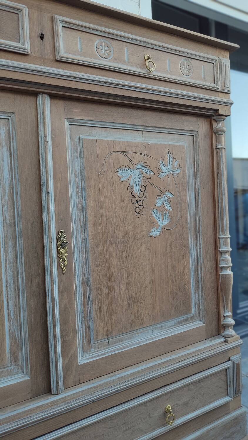 Parisian oak sideboard