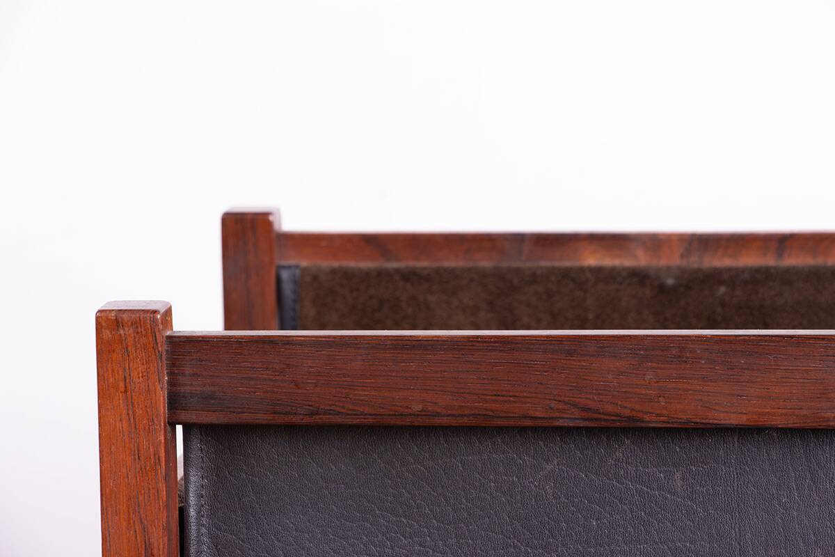 Danish magazine rack in rosewood and leather, 1960.