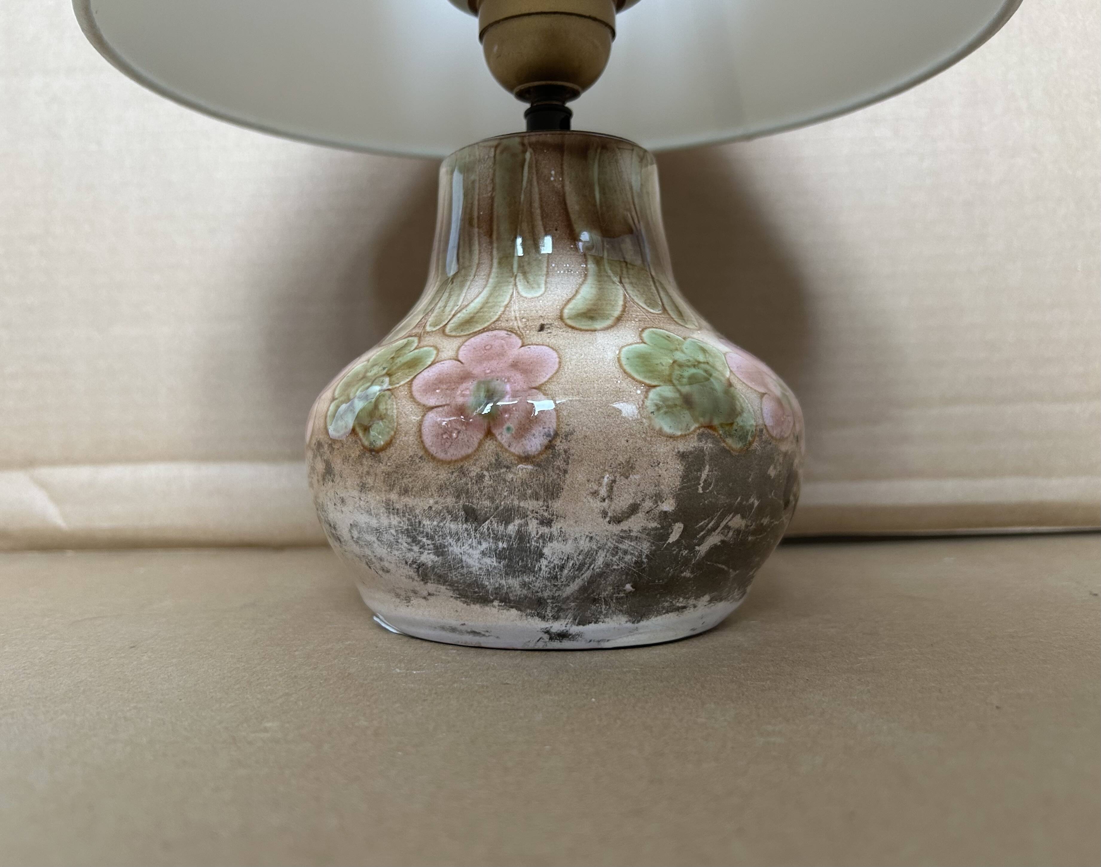 Lampe en céramique ancienne signée