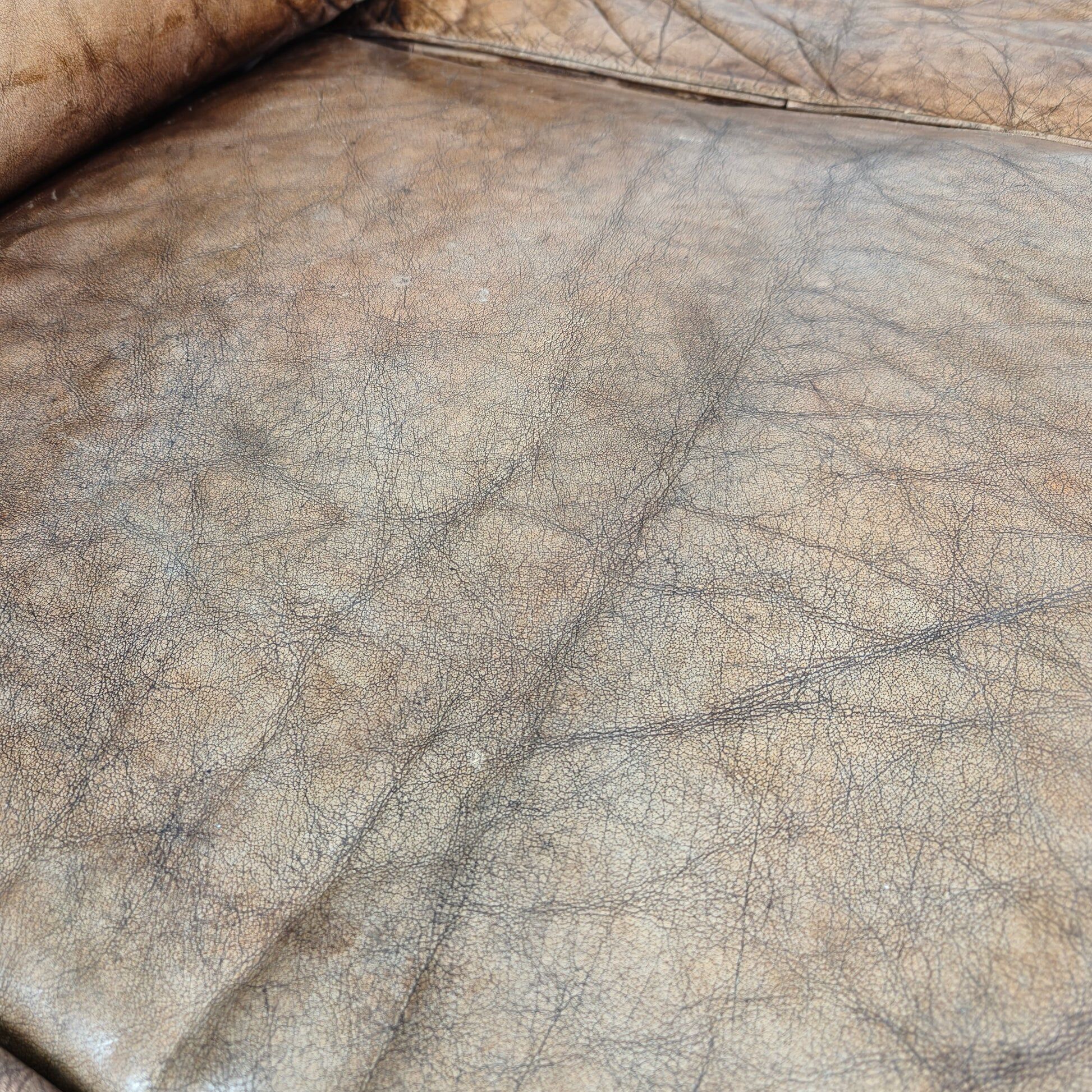 English Howard & Sons style leather sofa – 20th century