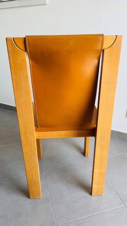 Chaises en orme massif et cuir , Luigi Gorgoni , roche bobois