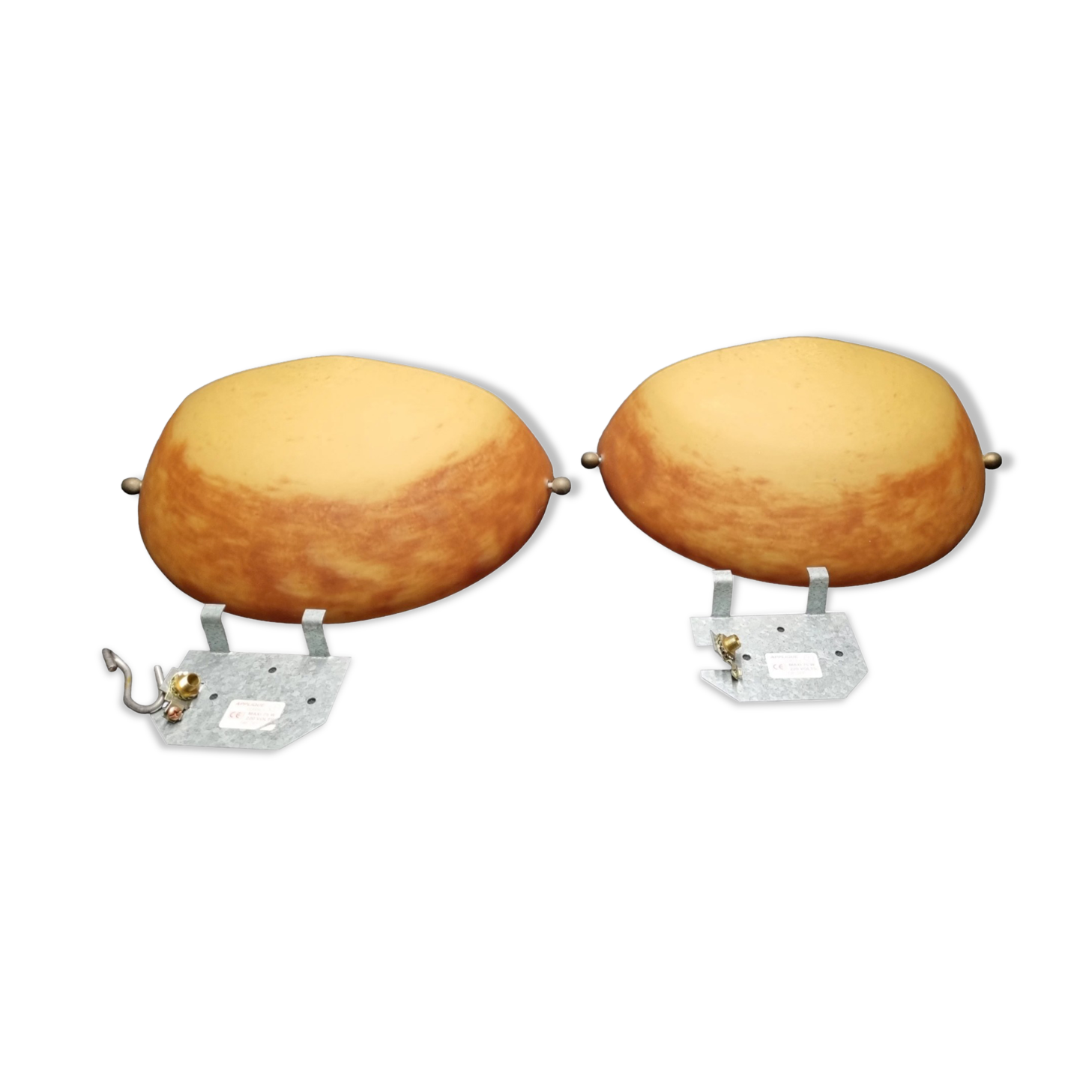 Pair of Art Deco sconces in glass paste