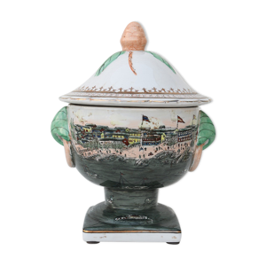 Coupe couverte en porcelaine