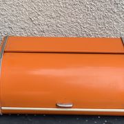 Bread box orange metal and its vintage knife 1970