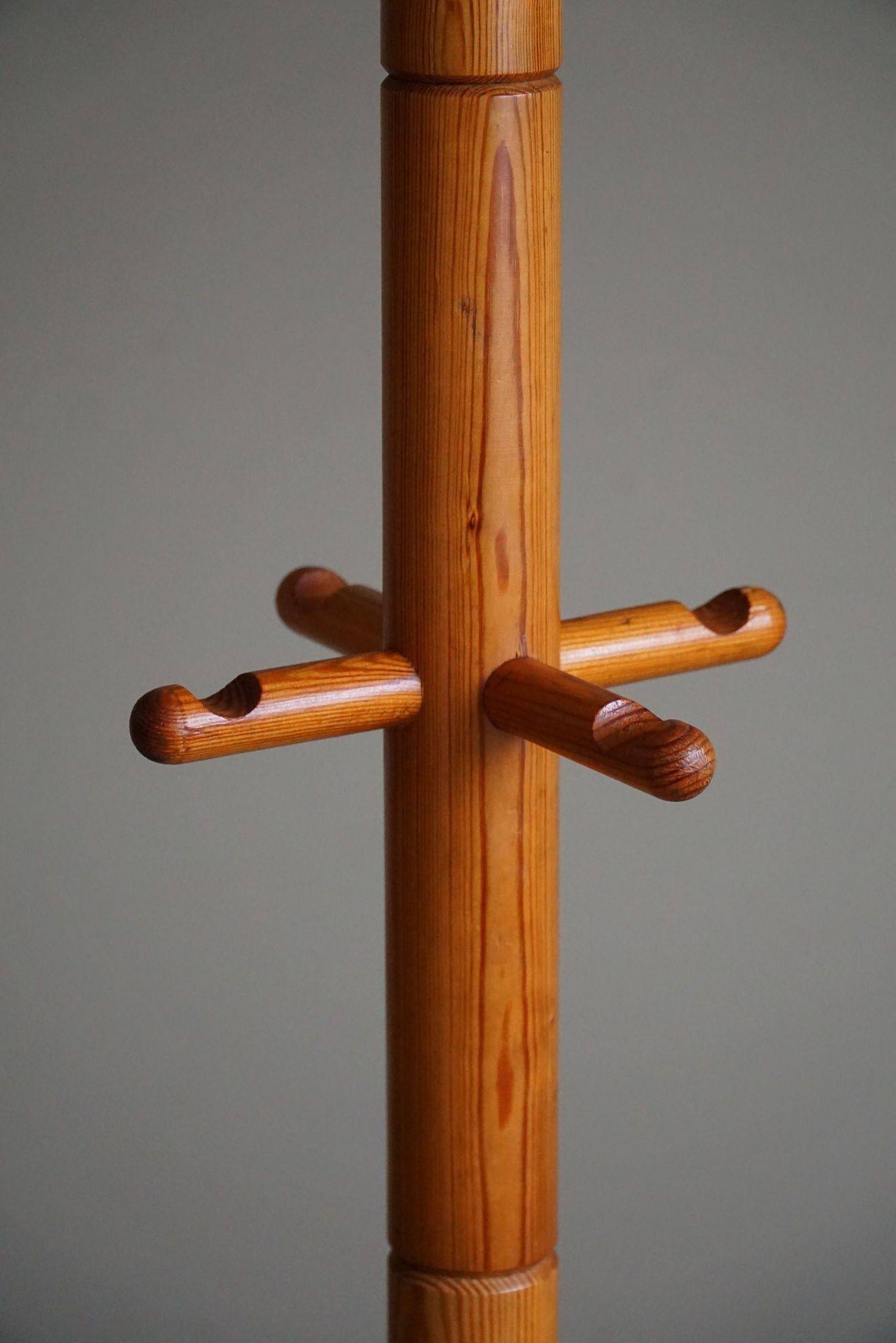 Decorative coat rack in solid pine, mid-century Danish style, 1970s.