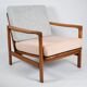 Fauteuil original restauré des années 60, modèle Baczyk, rose poudré et gris, teck