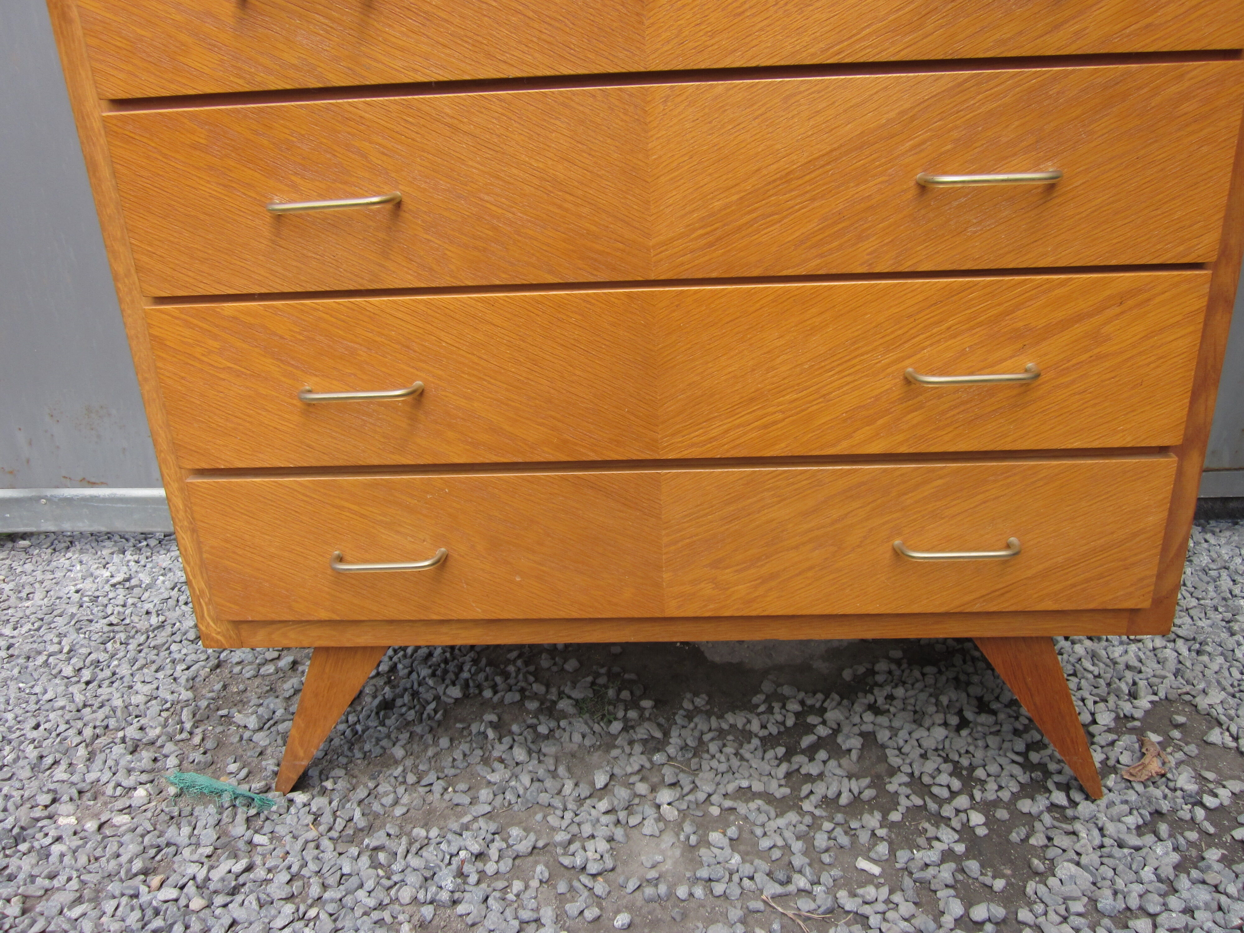 Commode vintage a pieds compas