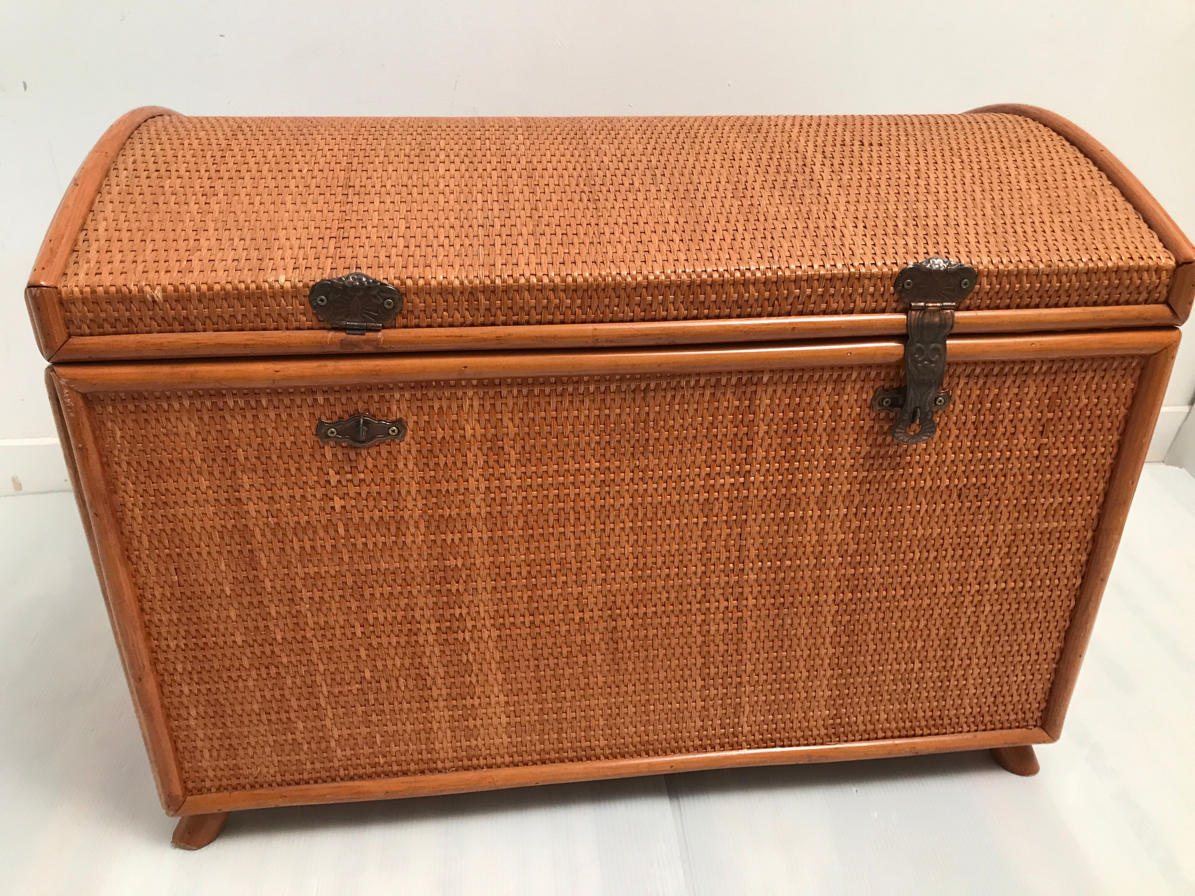 Trunk trunk in canned rattan 50s-60s