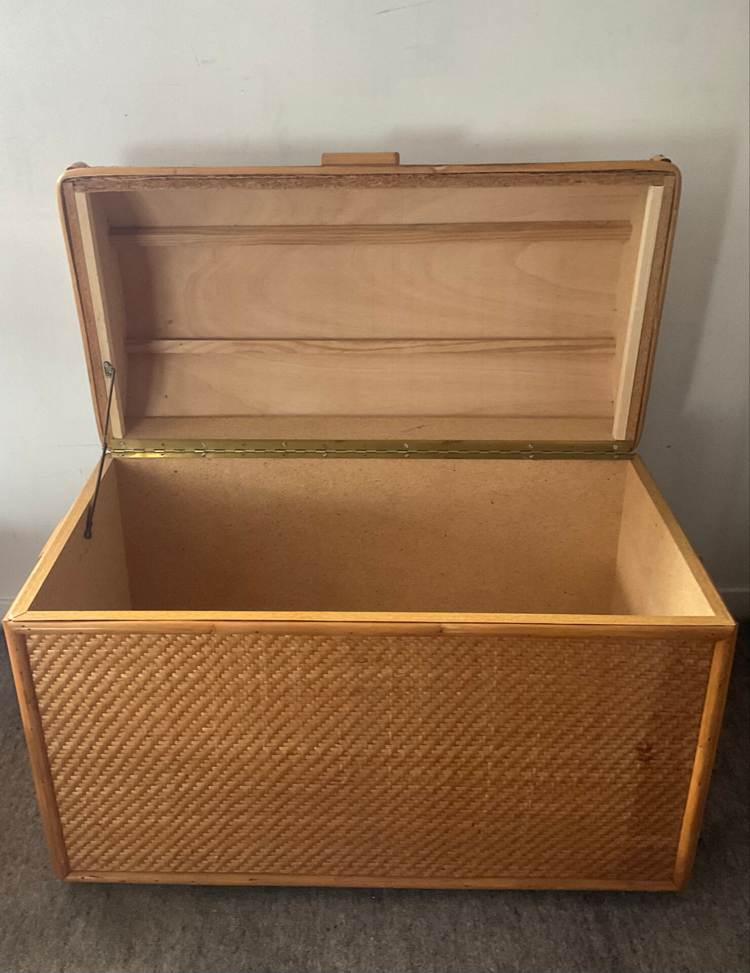Rattan and wood trunk/box from the 70s-80s.