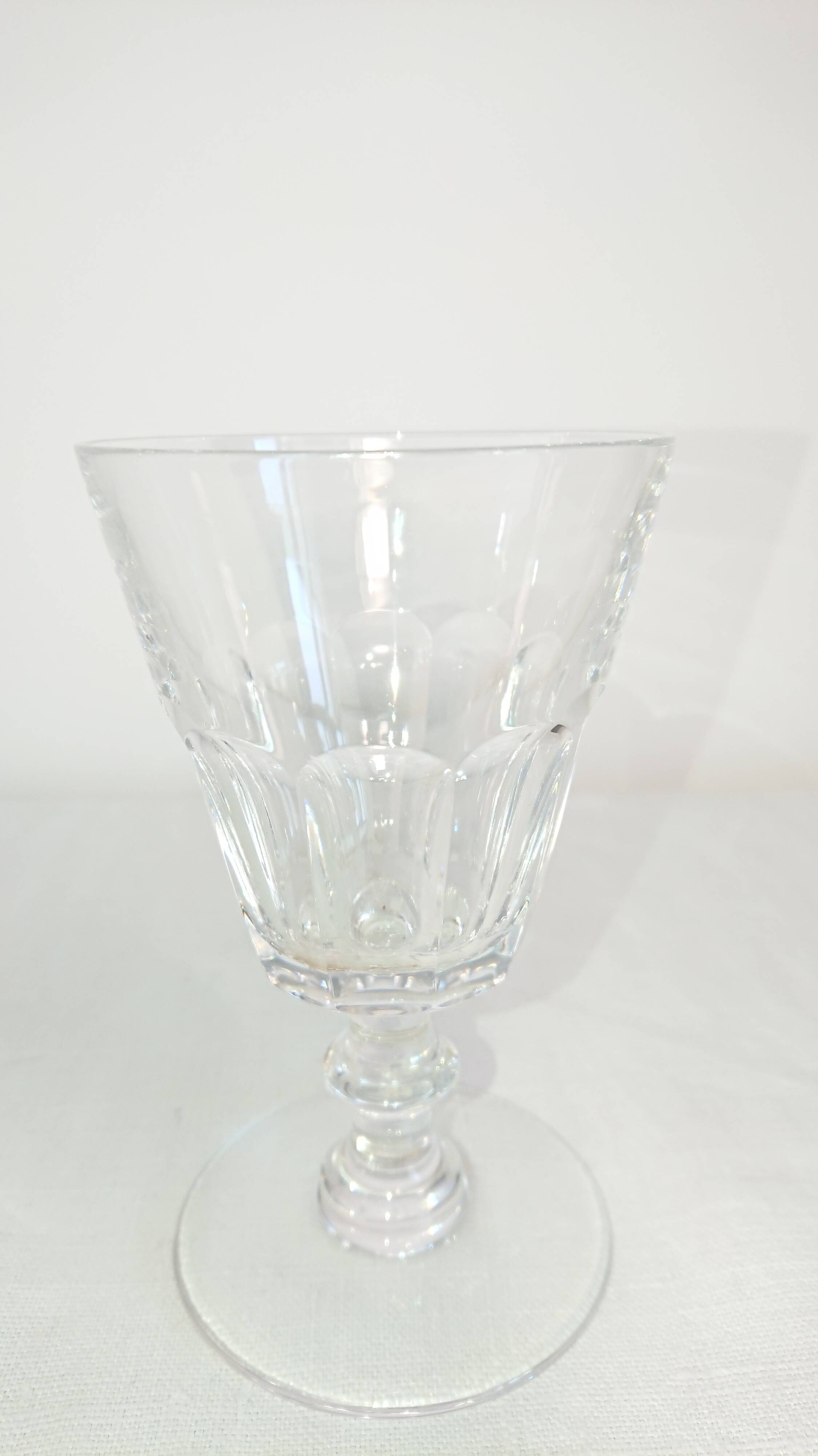 Glass has facets, collection caton, crystalry of St Louis
