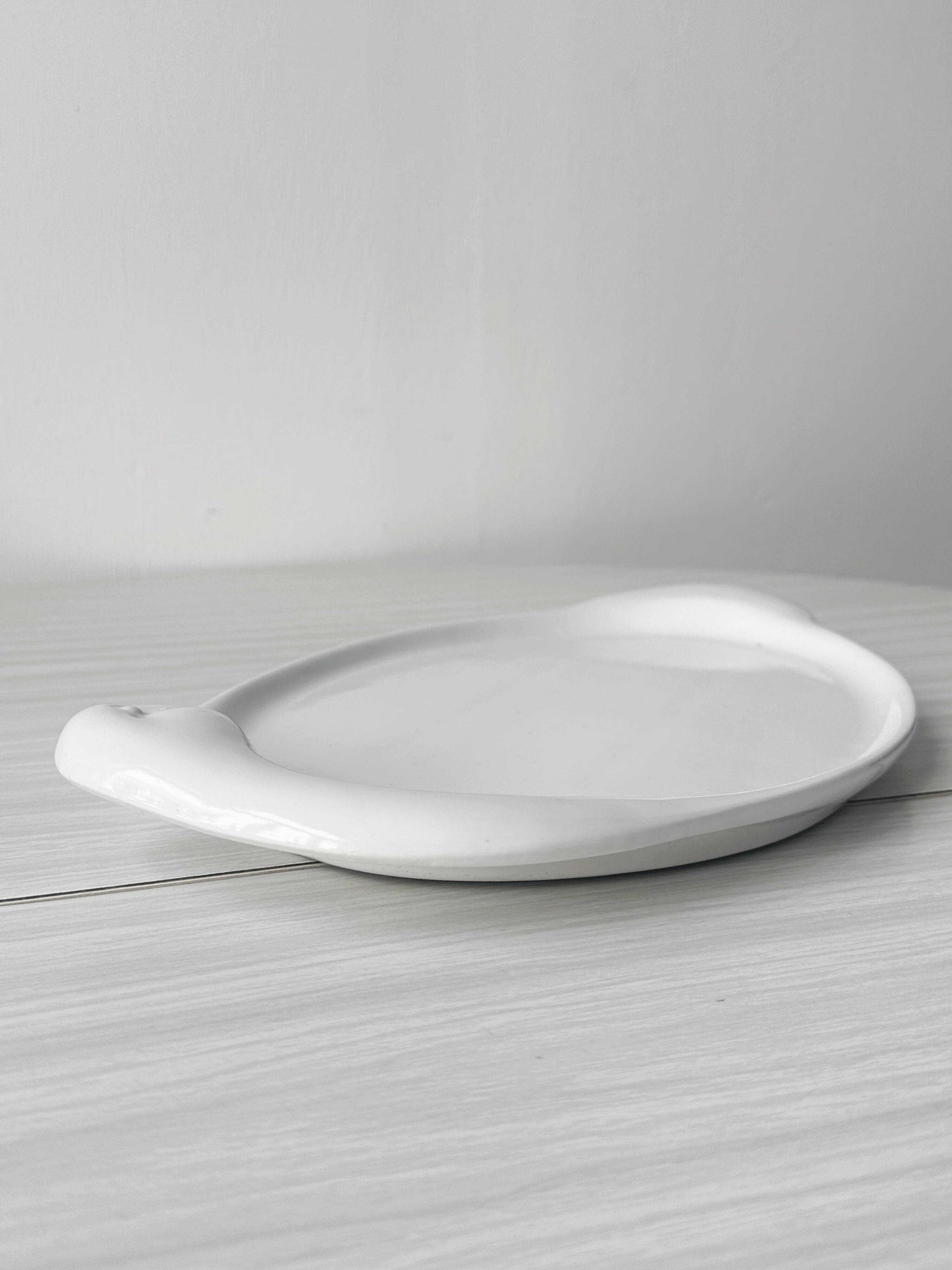 Porcelain goose-shaped dish