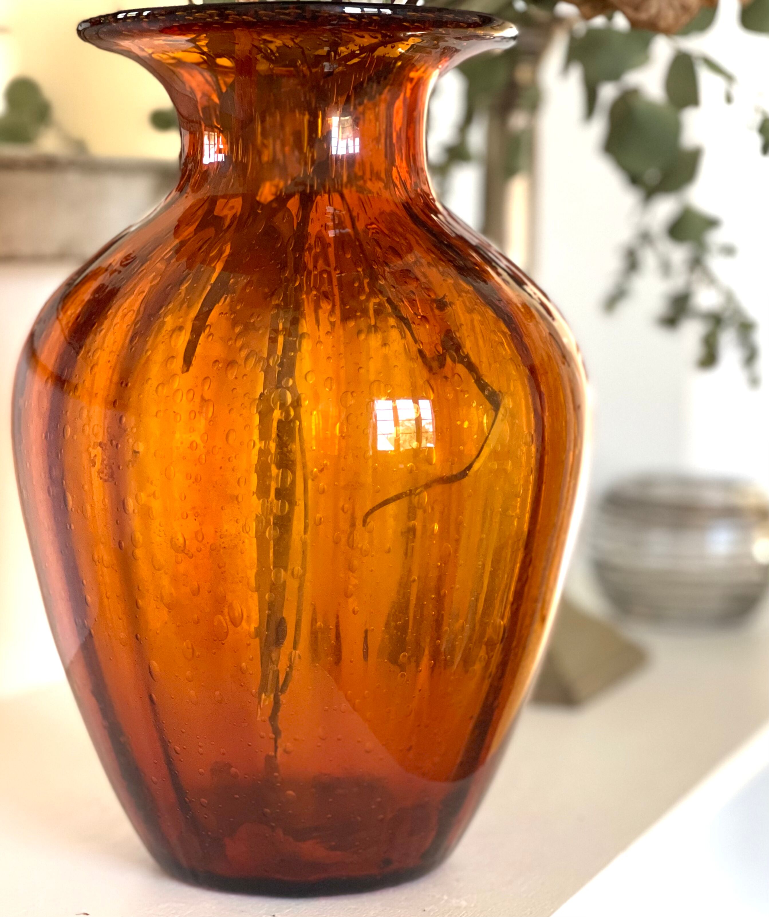 Amber vase 1970