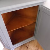 Corner cabinet