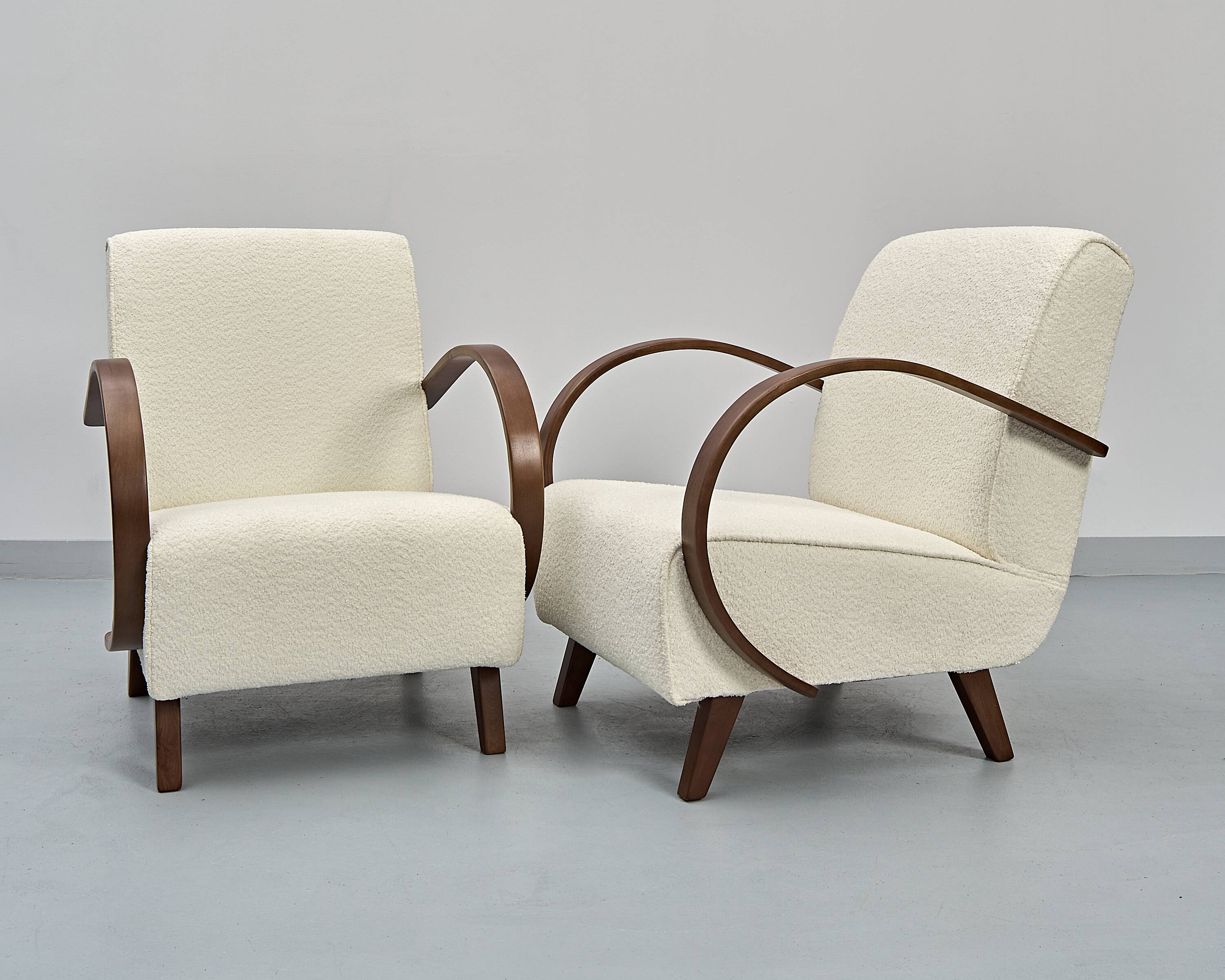 Loop chairs type C attributed to Jindřich Halabala, 1930s, set of 2