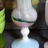 Vase sur pied en opaline et verre soufflé vintage 30 cm