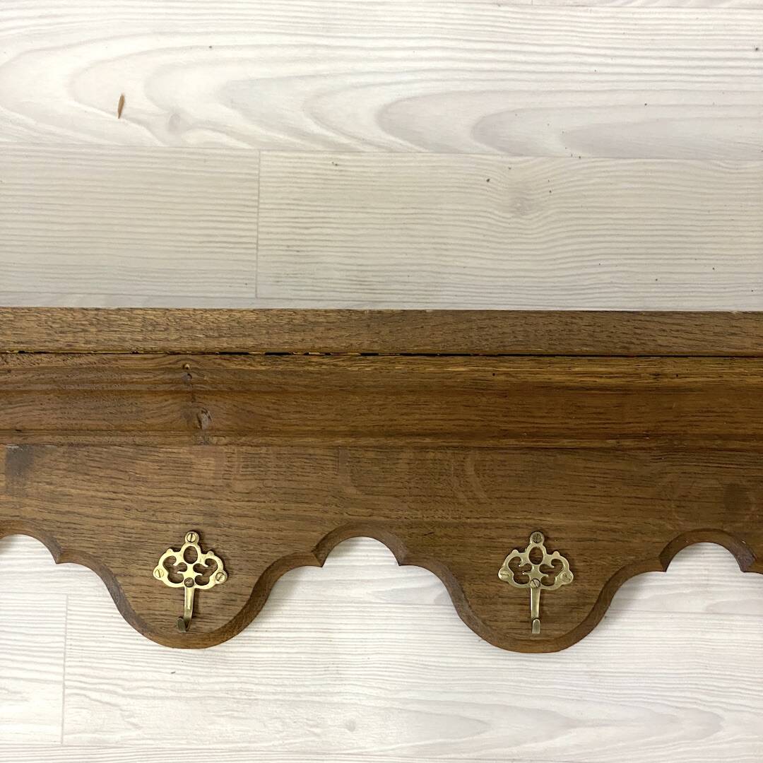 Vintage 1950's wall mounted kitchen shelf splashback