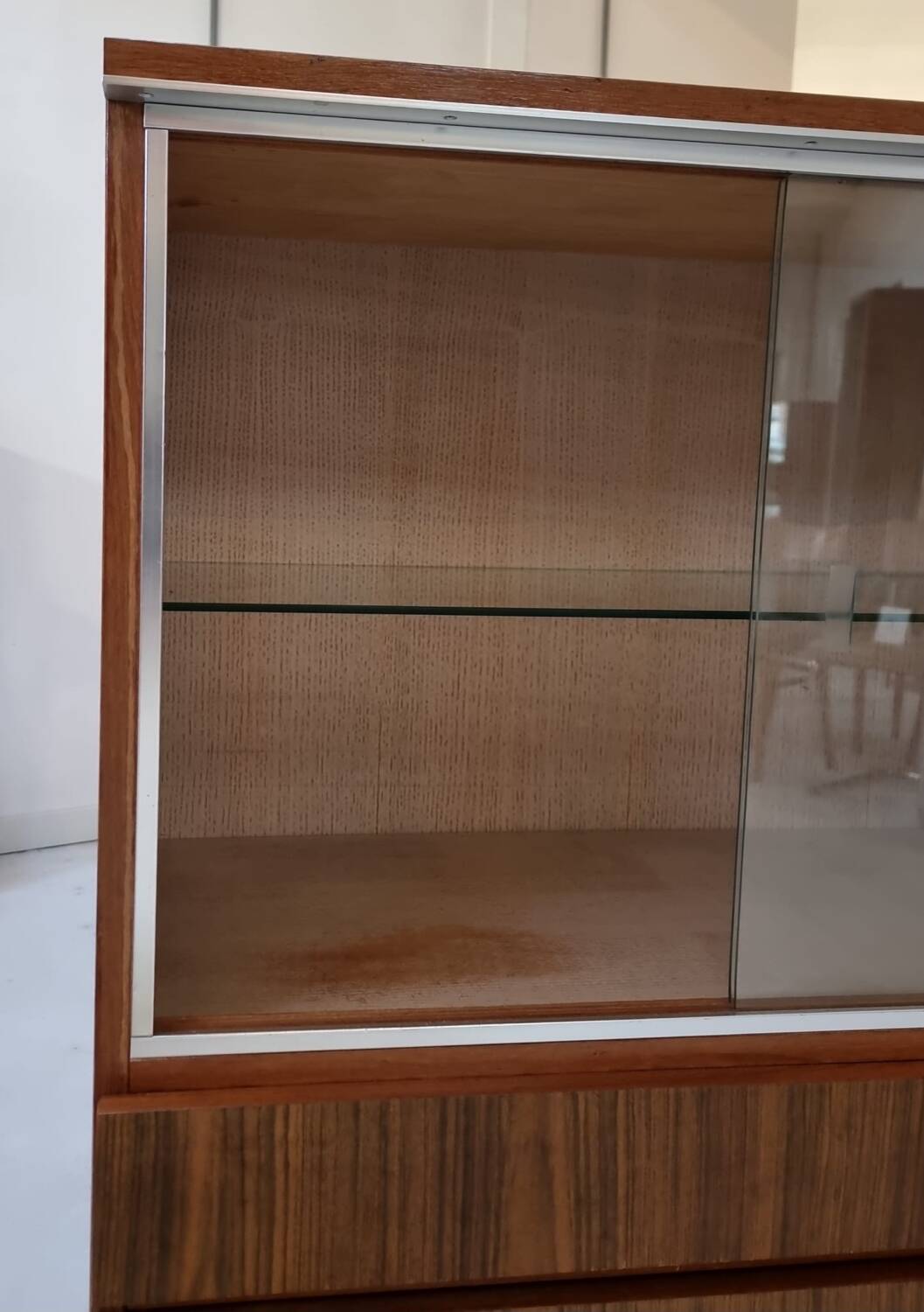 Vitrine du milieu du siècle