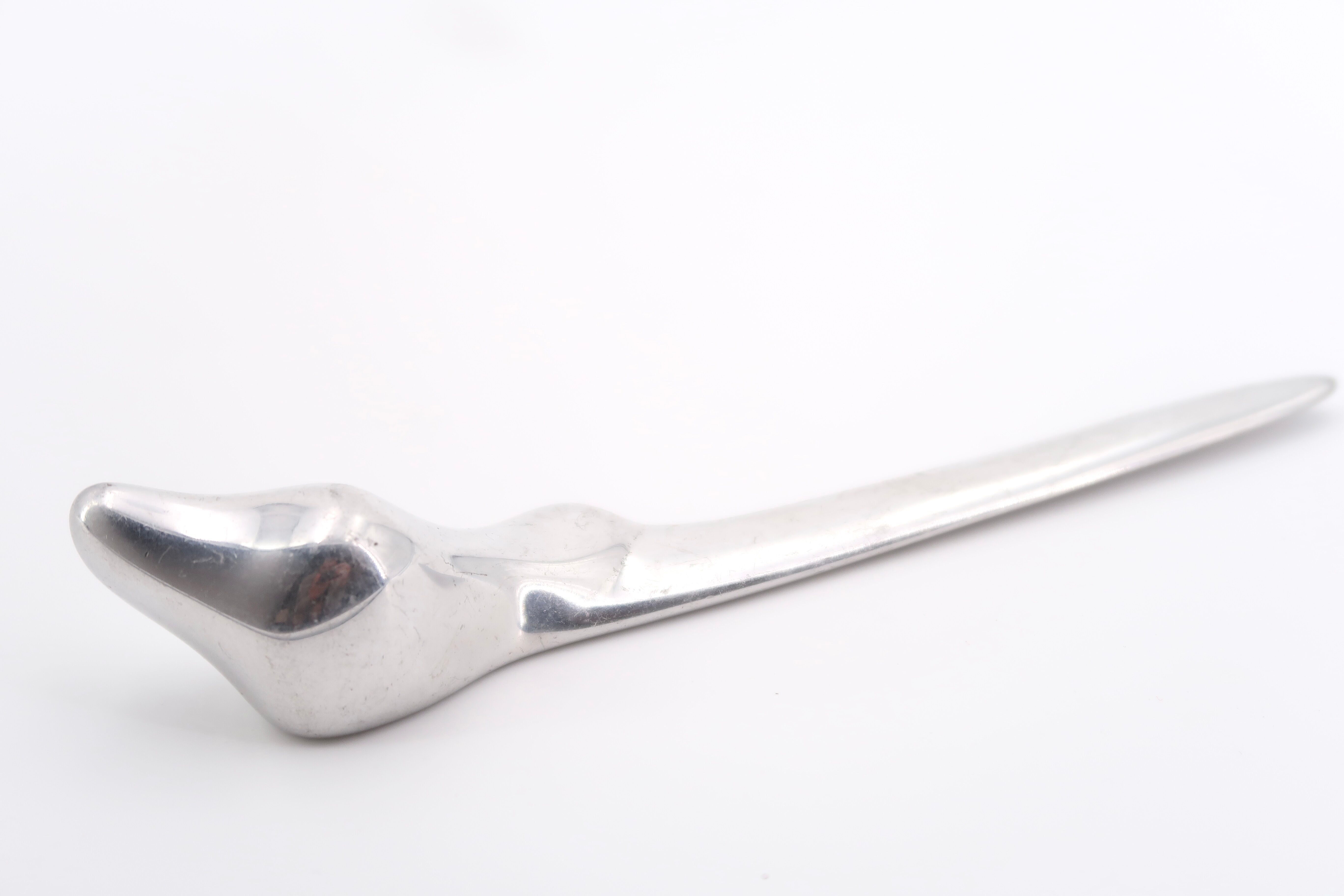 Coupe papier sculptural en aluminium Hoselton Canada