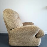 Vintage velvet armchair armrests fins