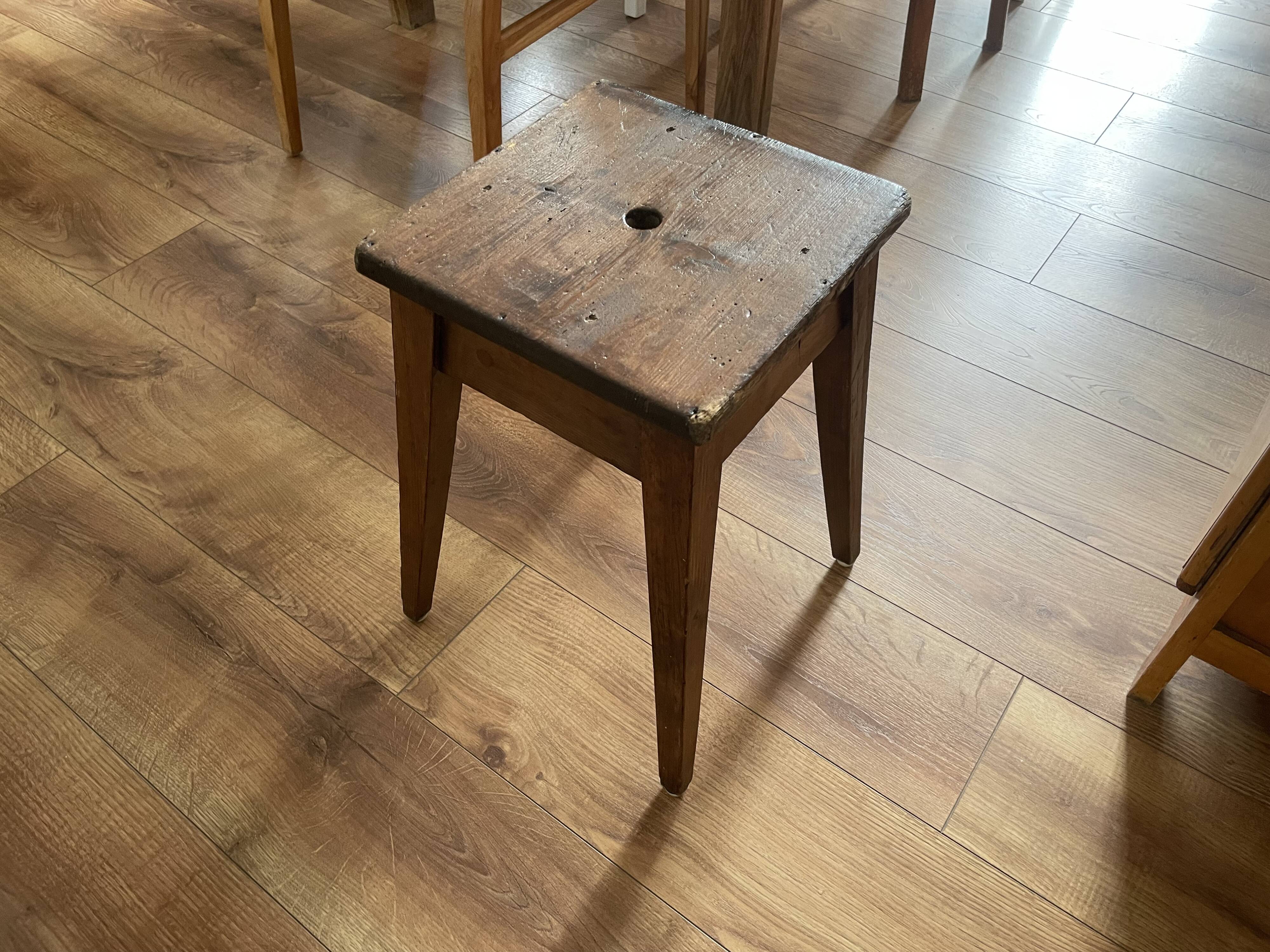 Tabouret ancien