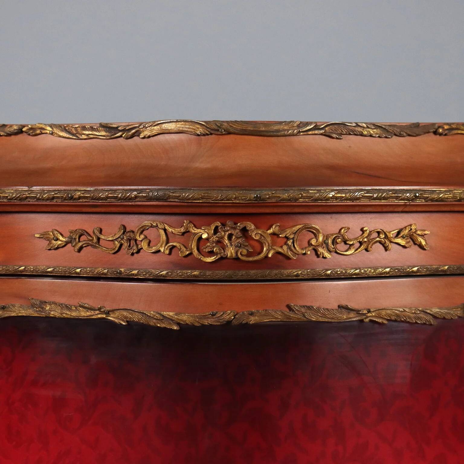 Antique baroque-style display cabinet in mahogany and bronze, Italy, 20th century.