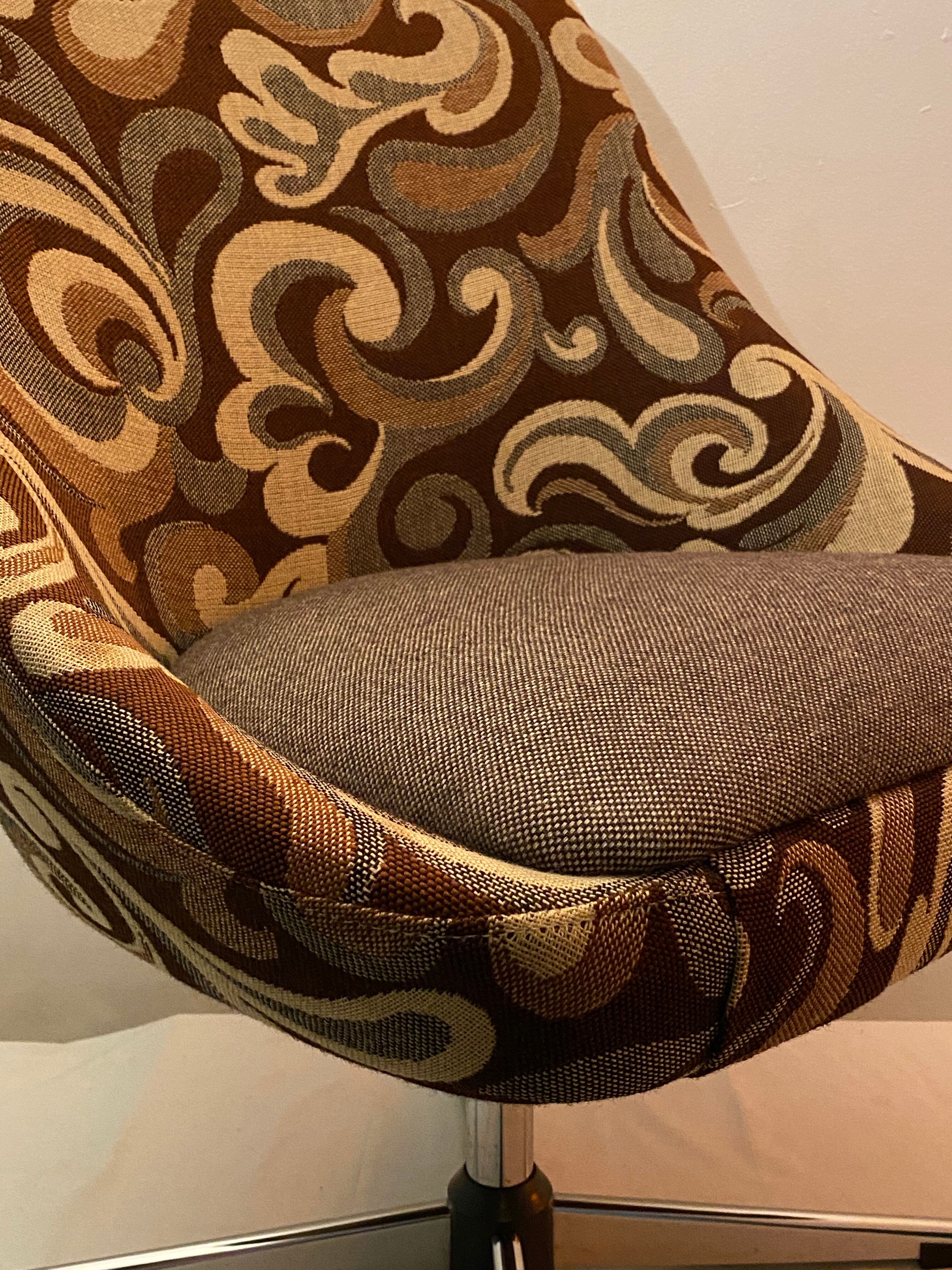 Mid century modern funky swivel chair