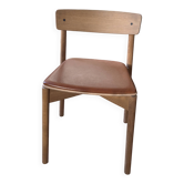 Takt Cross Chair in oiled oak with cognac leather seat
