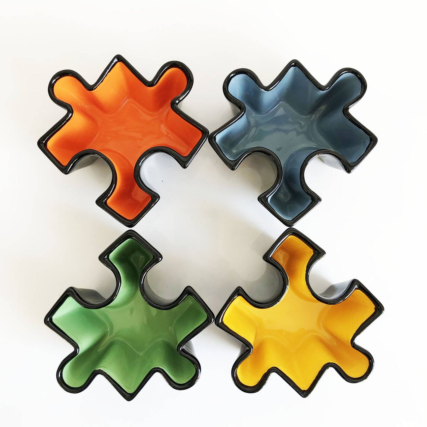 Ensemble de vide poches puzzle en céramique. Italie, années 80