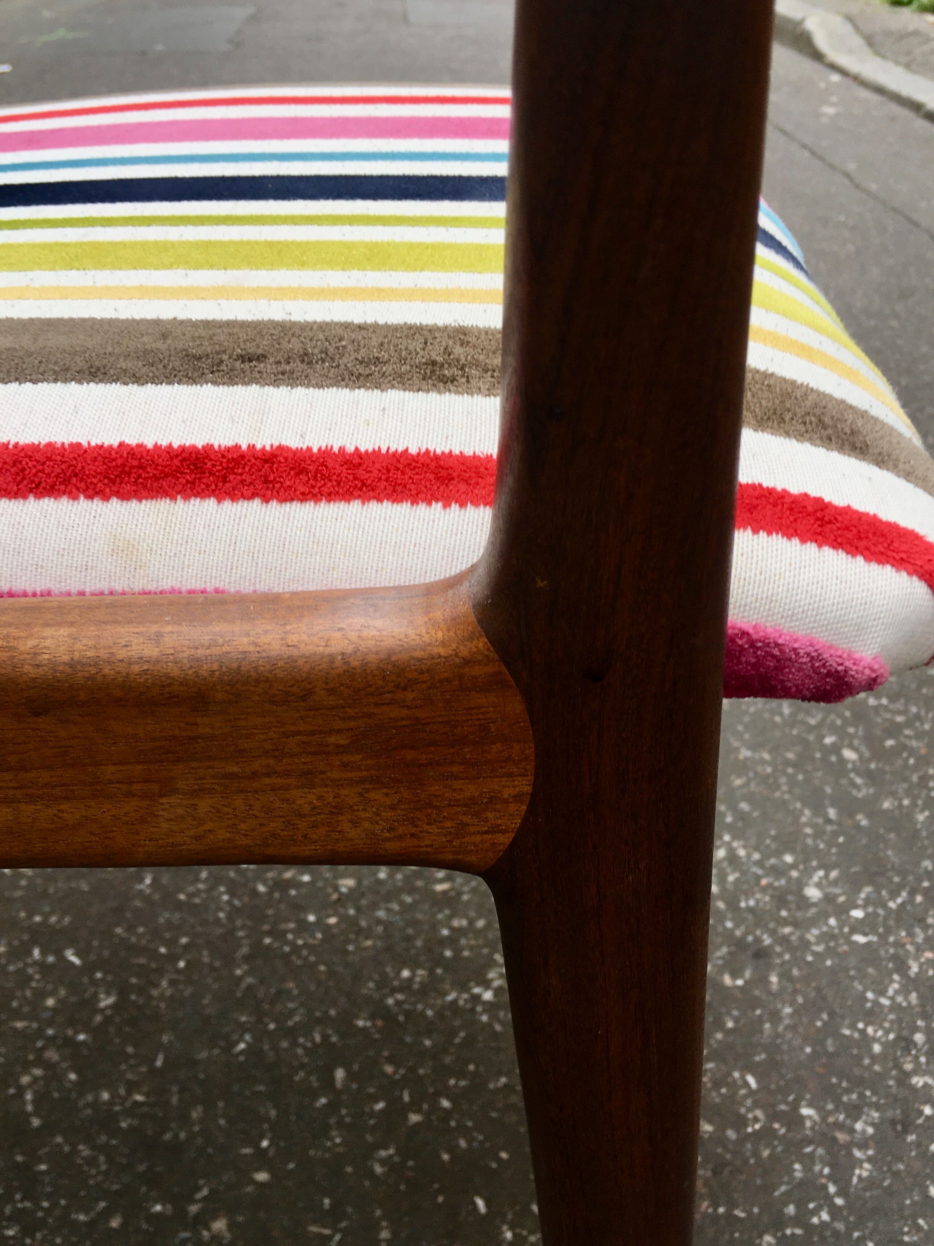 Scandinavian chair in solid teak with Nobilis fabric