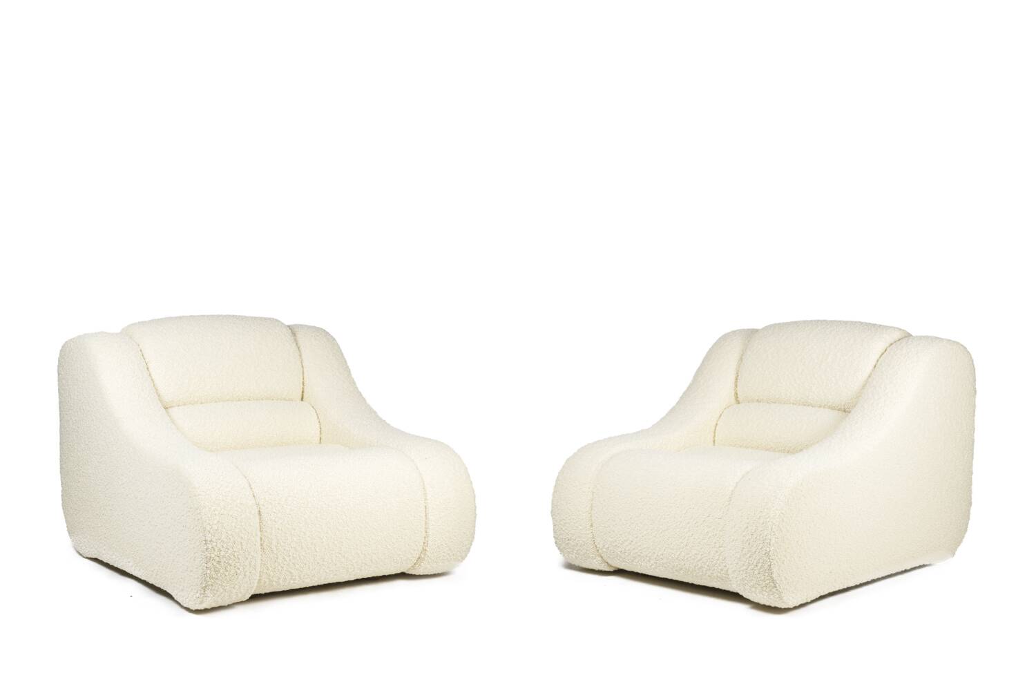 Pair of armchairs with fine curls. Contemporary work.