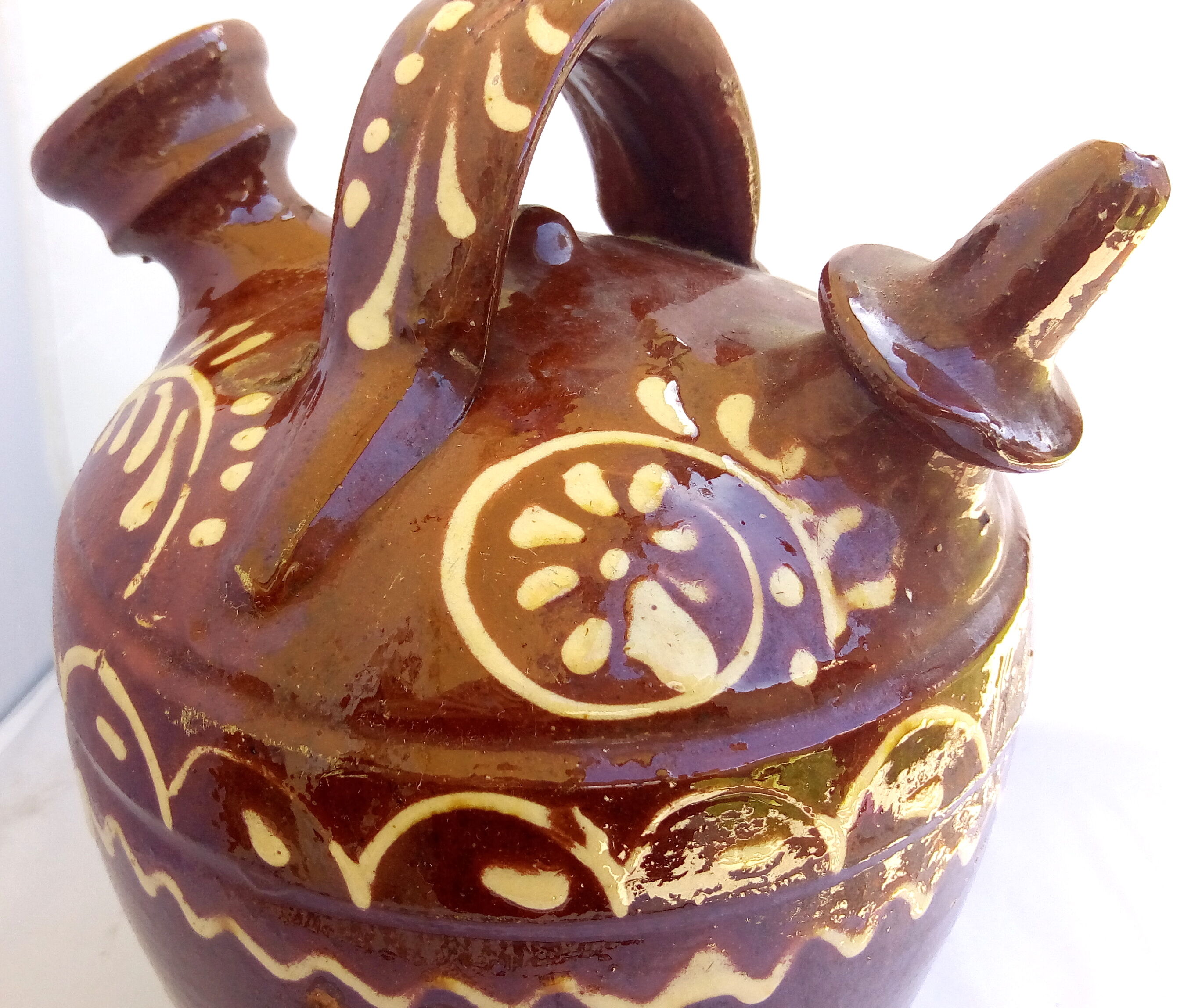 Patterned glazed terracotta gargoulette