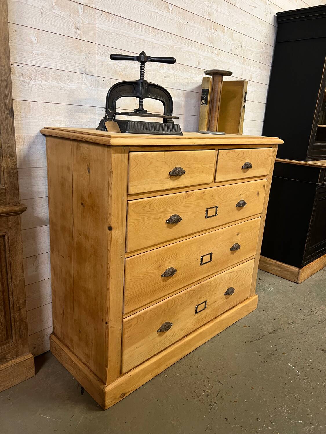 Meuble de métier à tiroir