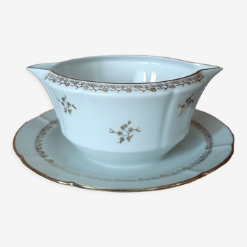 Porcelain sauce boat