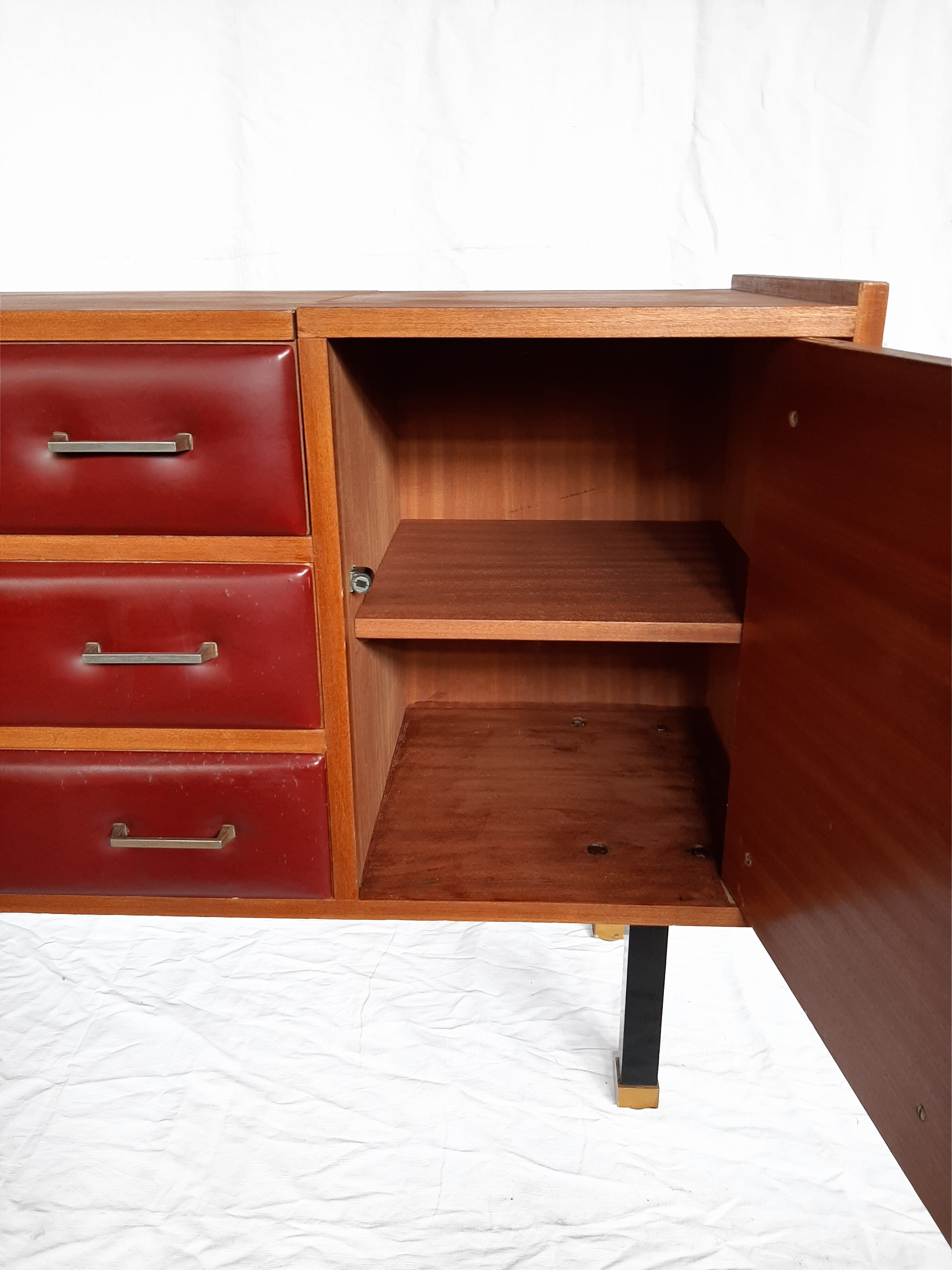 Chest of drawers dressing table