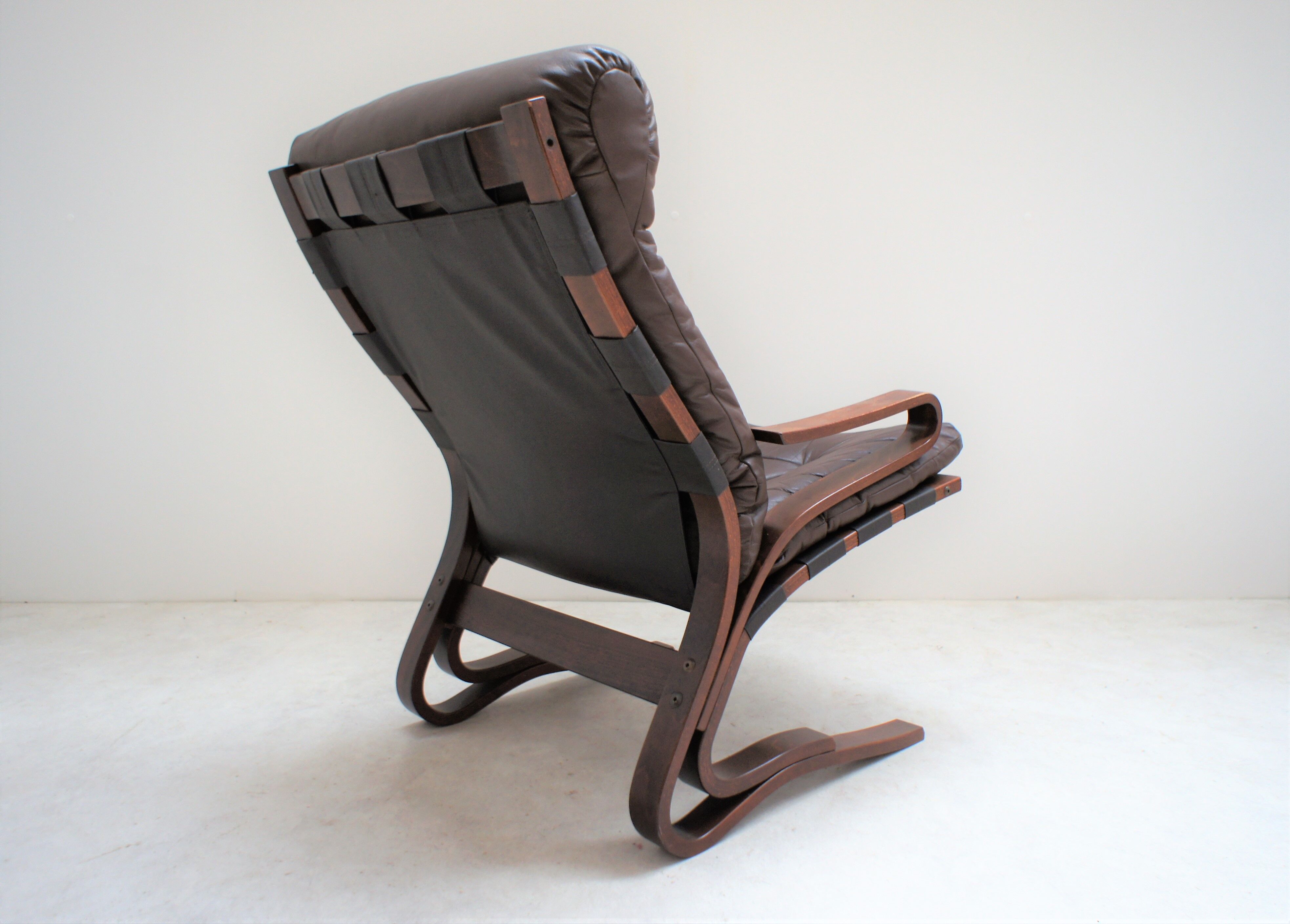 Dark brown leather Pirate chair